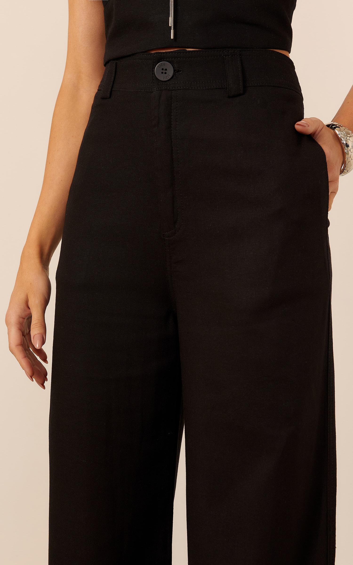 Calça Caminhos Bolso Preto