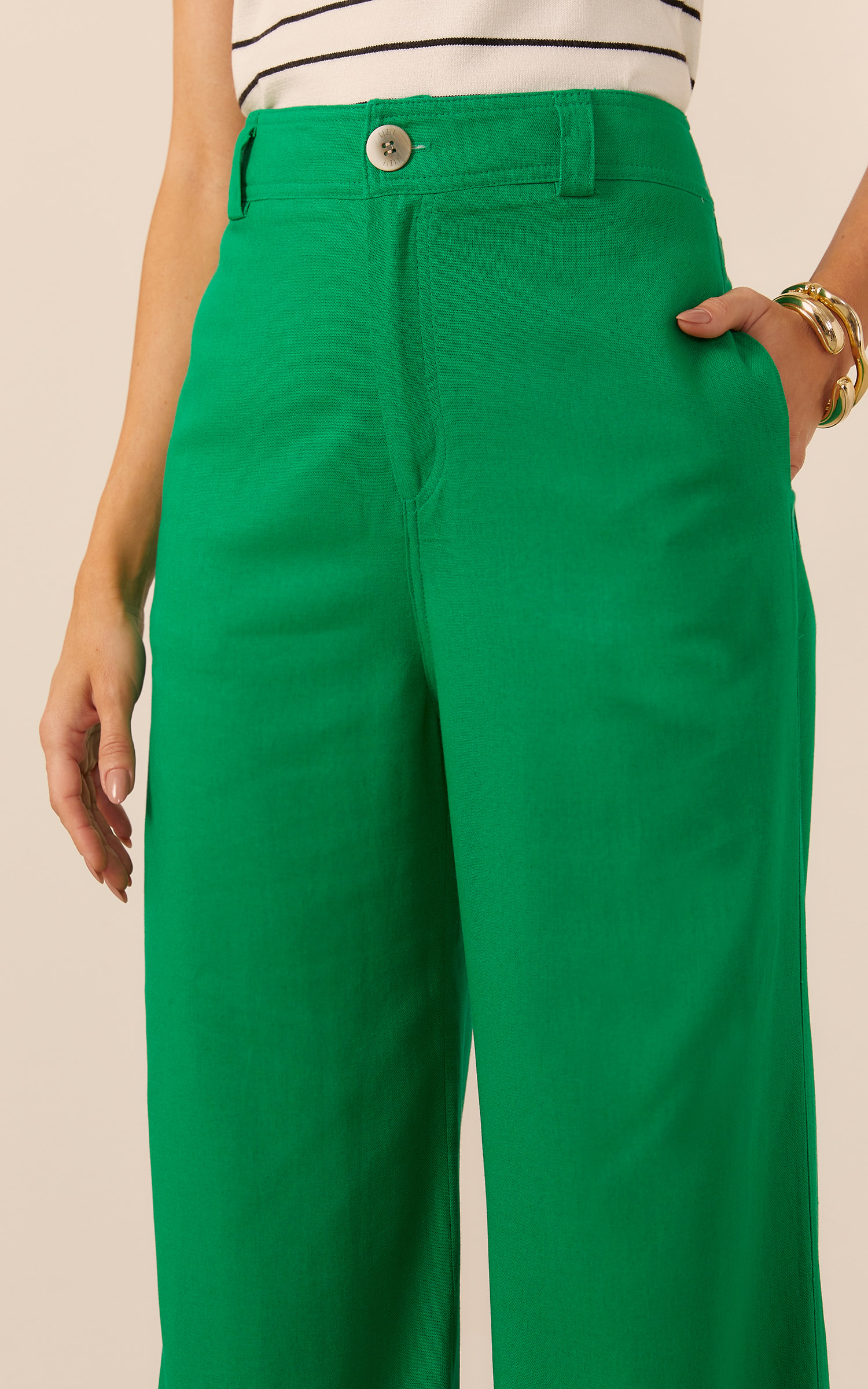 Calça Caminhos Bolso Verde Bandeira