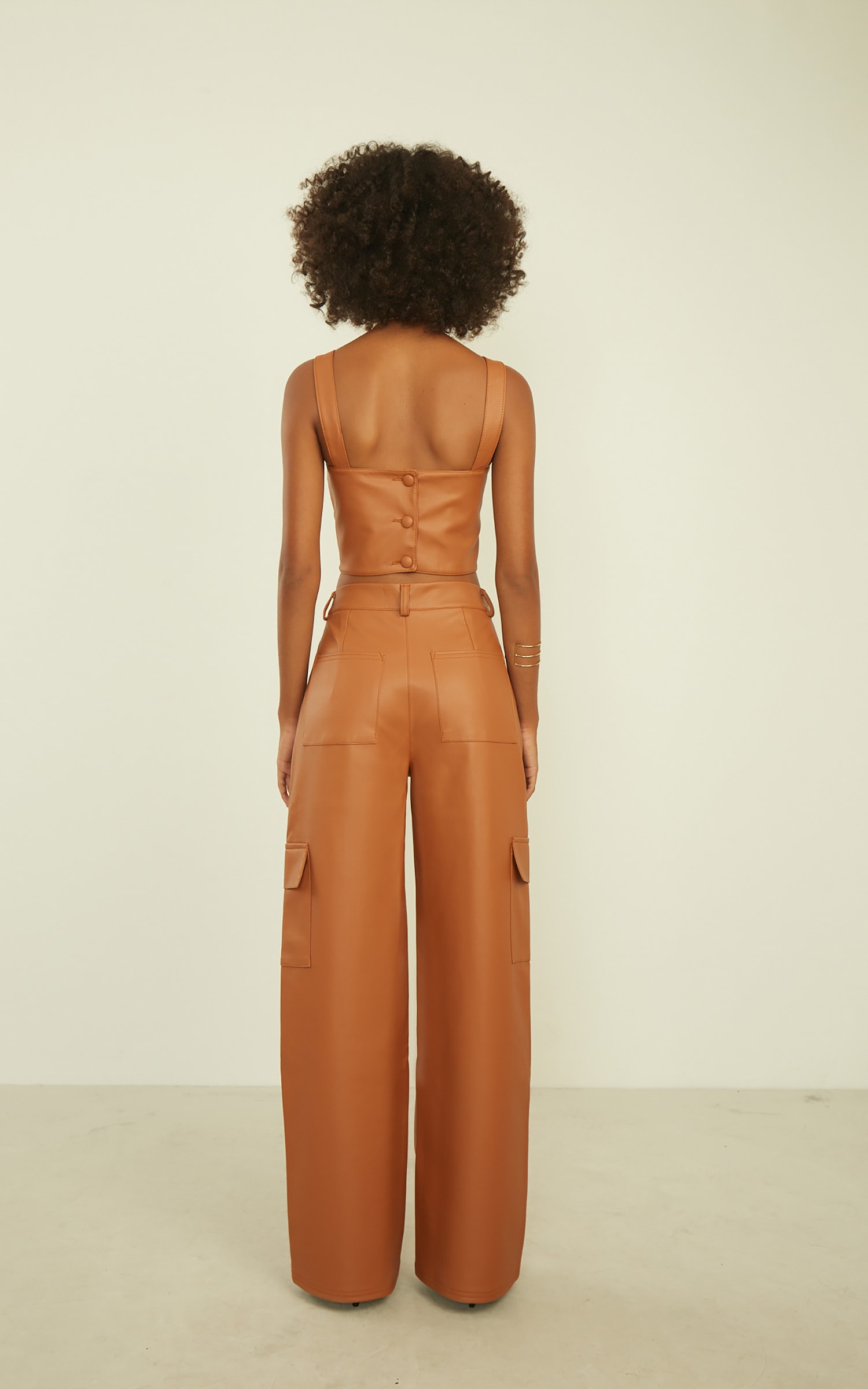 Calça Cargo like leather Caramelo