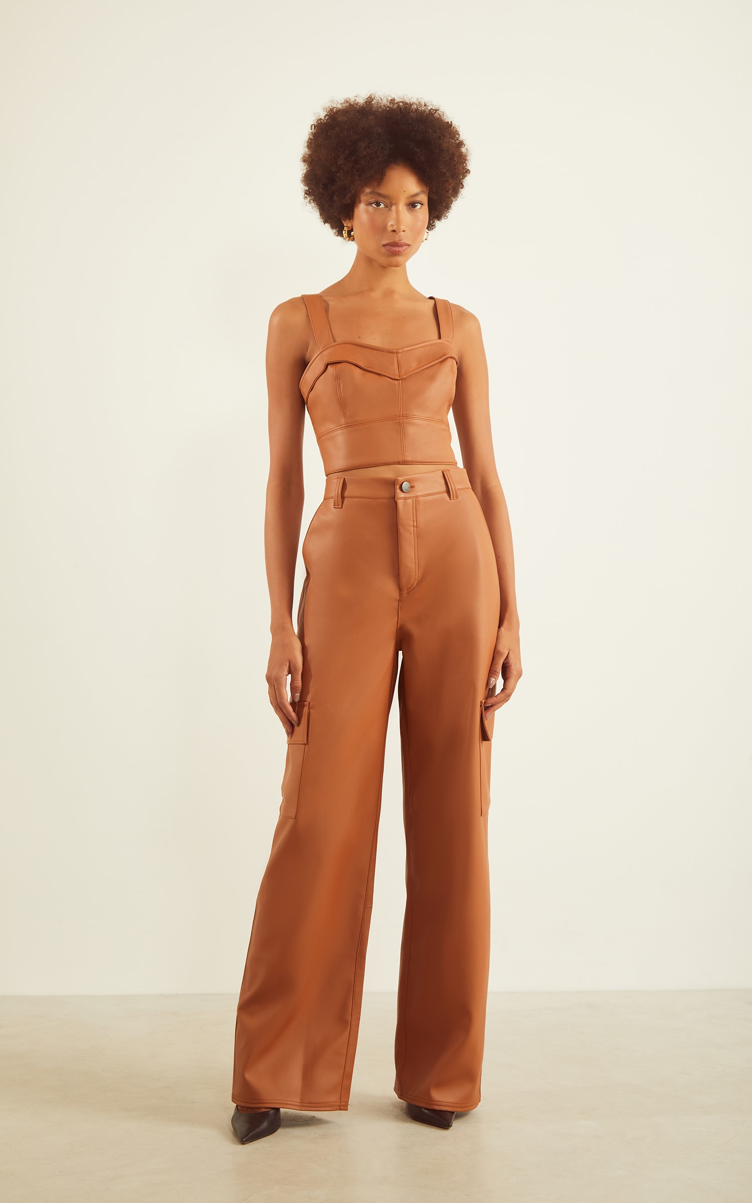 Calça Cargo like leather Caramelo