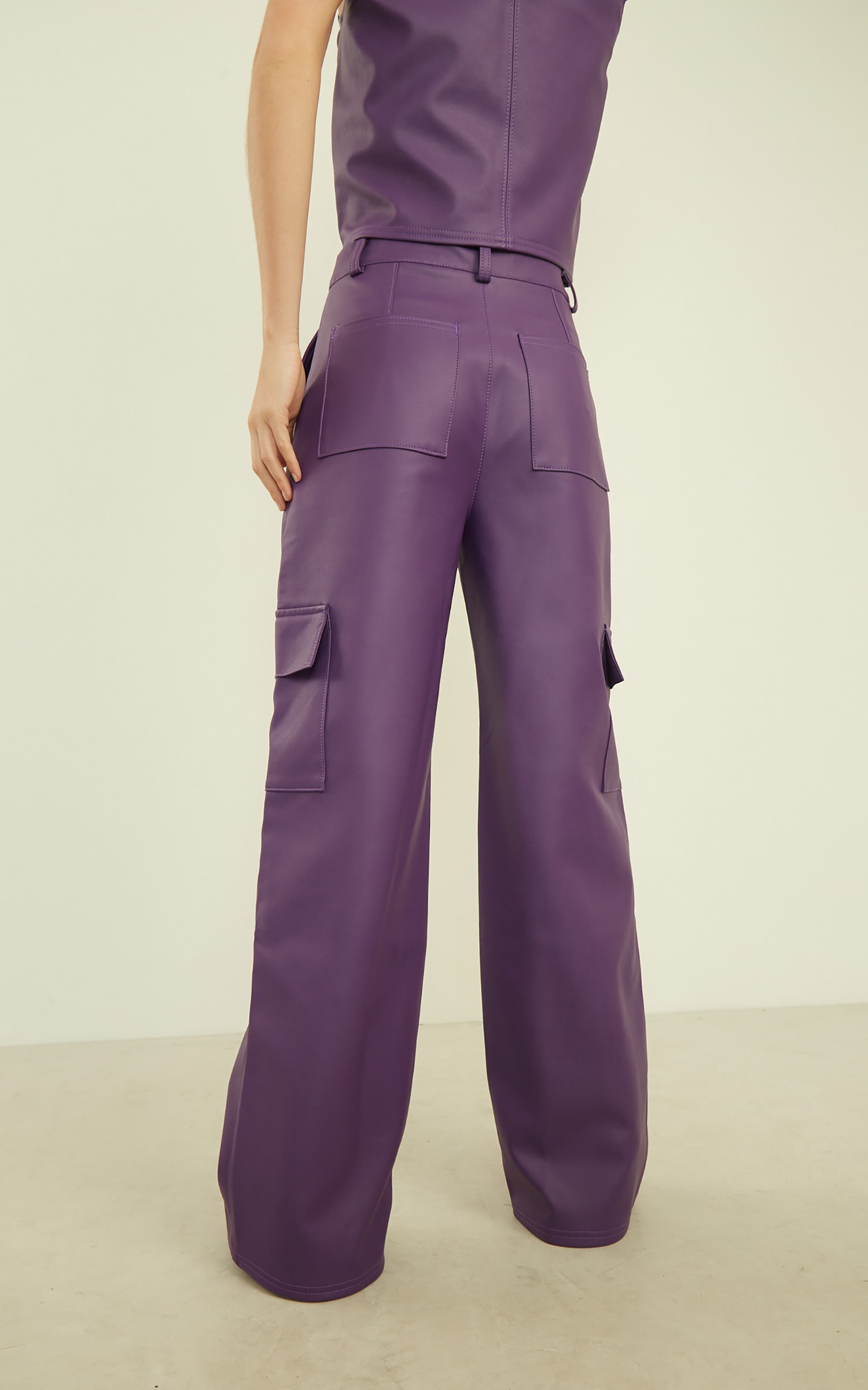 Calça Cargo like leather Roxo