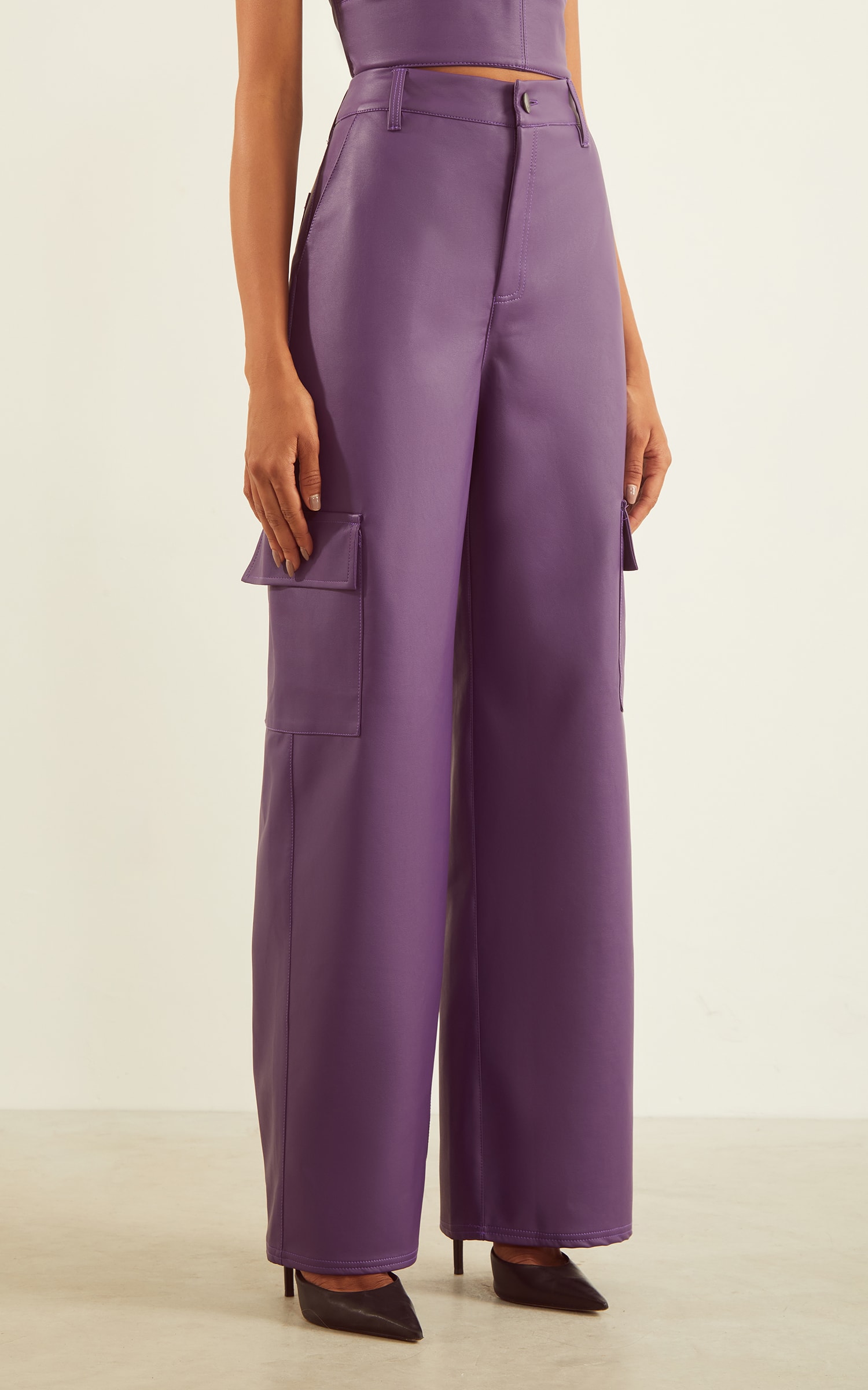 Calça Cargo like leather Roxo