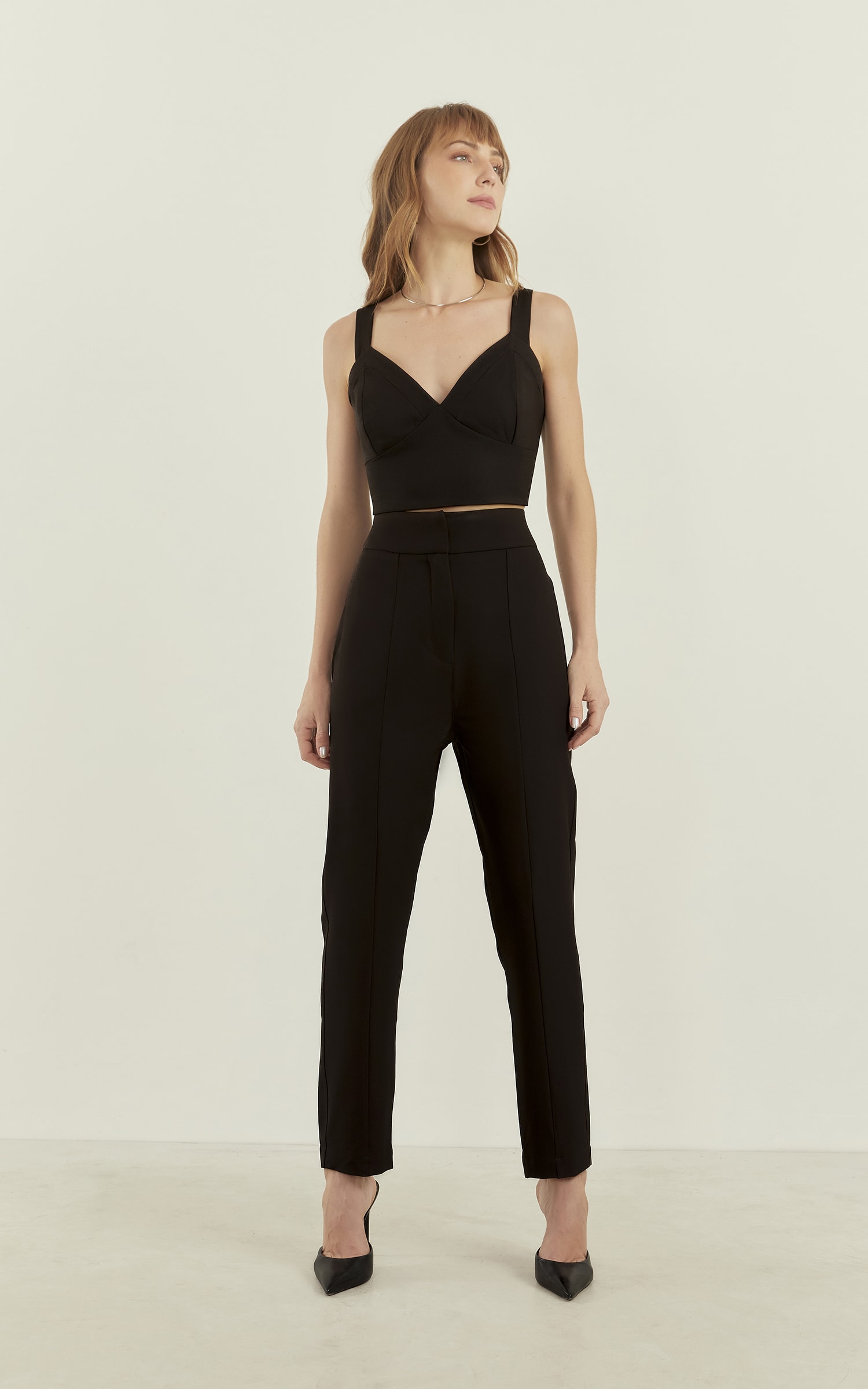 Calça Cenoura Dalia Preto