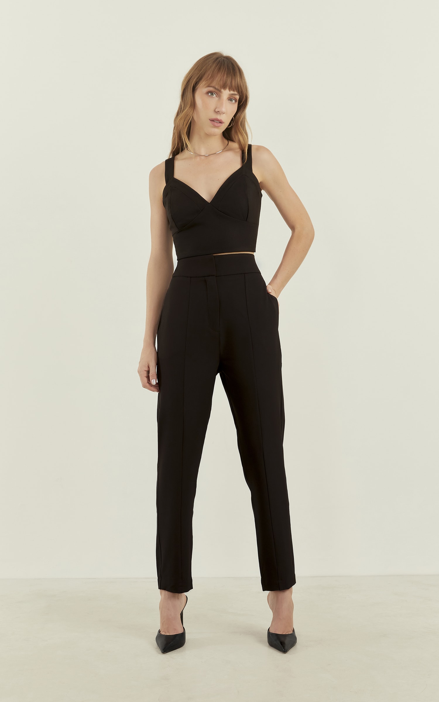 Calça Cenoura Dalia Preto