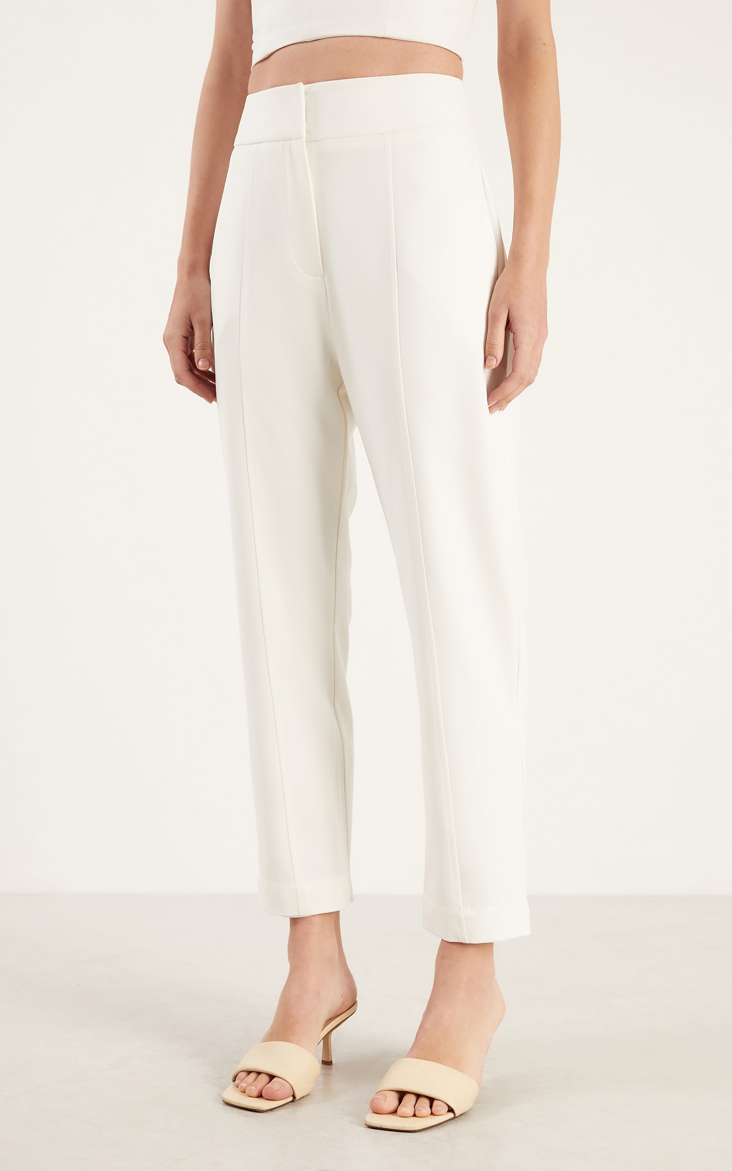 Calça Cenoura Fly Off White
