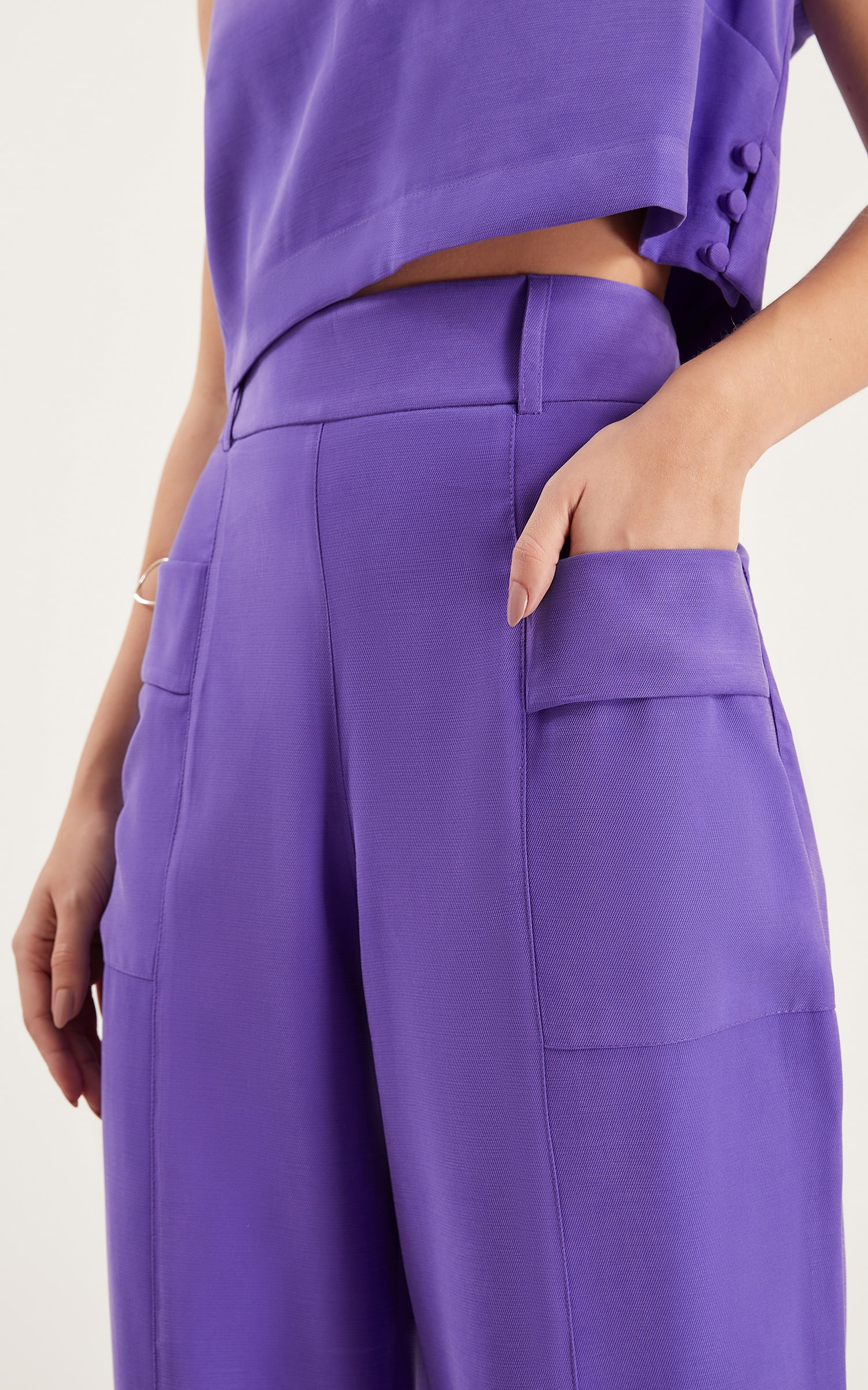 Calça Cenoura Renovar Bolsos Ametista