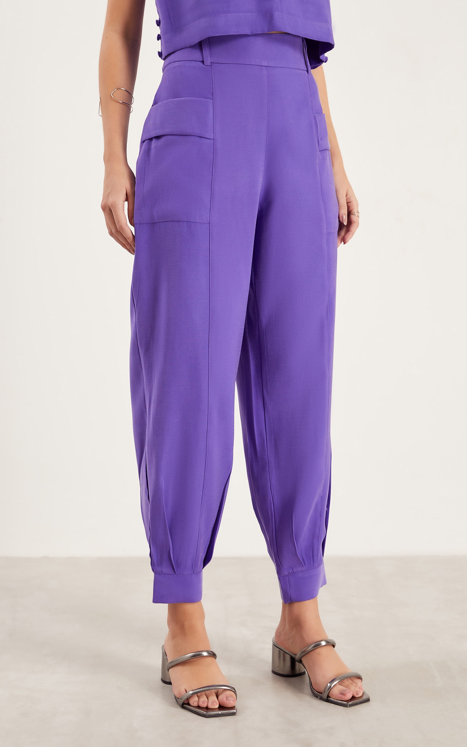 Calça Cenoura Renovar Bolsos Ametista