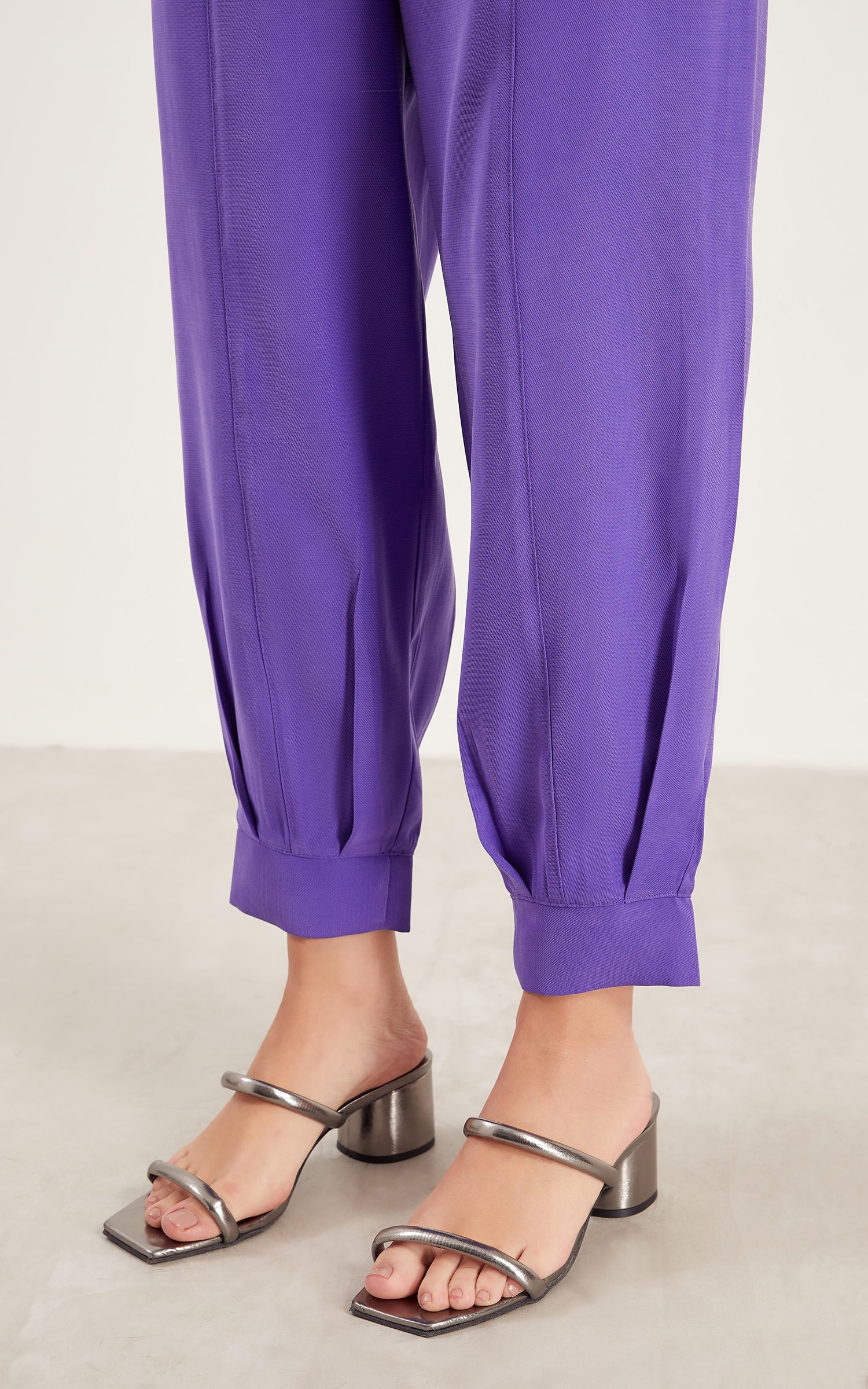 Calça Cenoura Renovar Bolsos Ametista