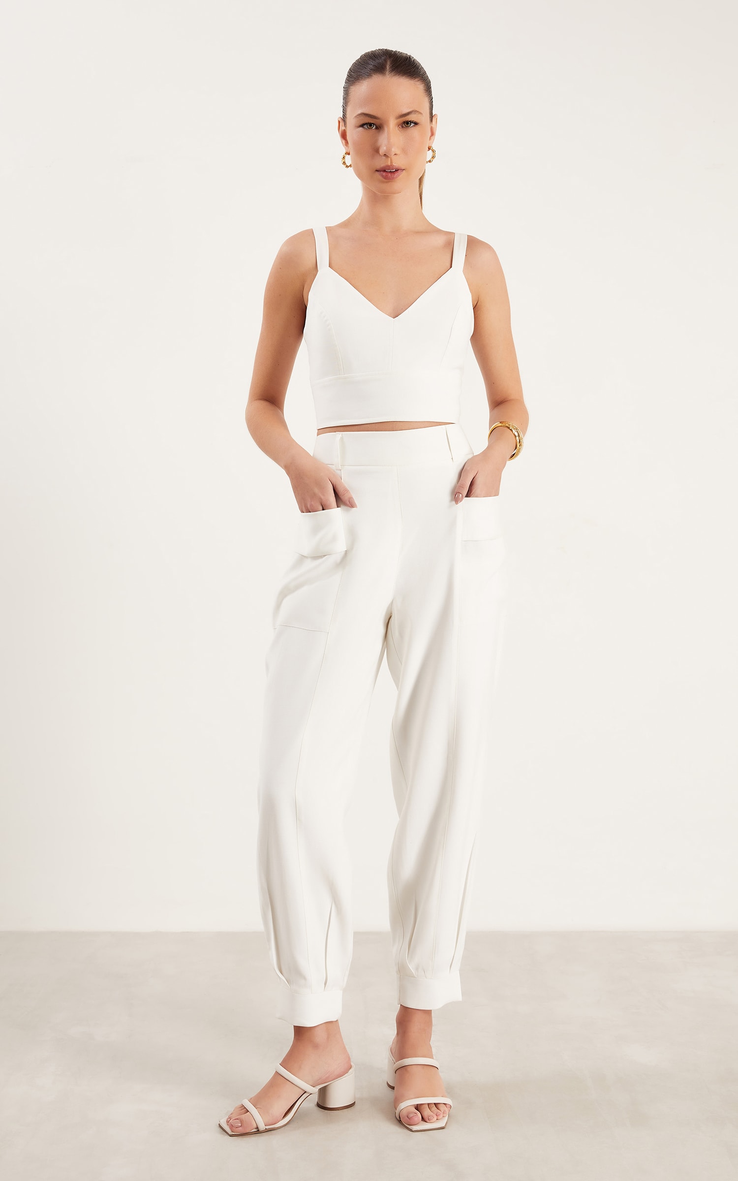 Calça Cenoura Renovar Bolsos Off White