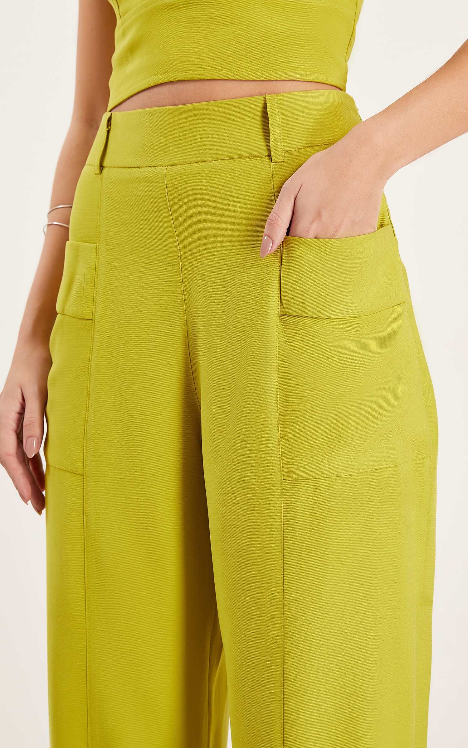 Calça Cenoura Renovar Bolsos Siciliano