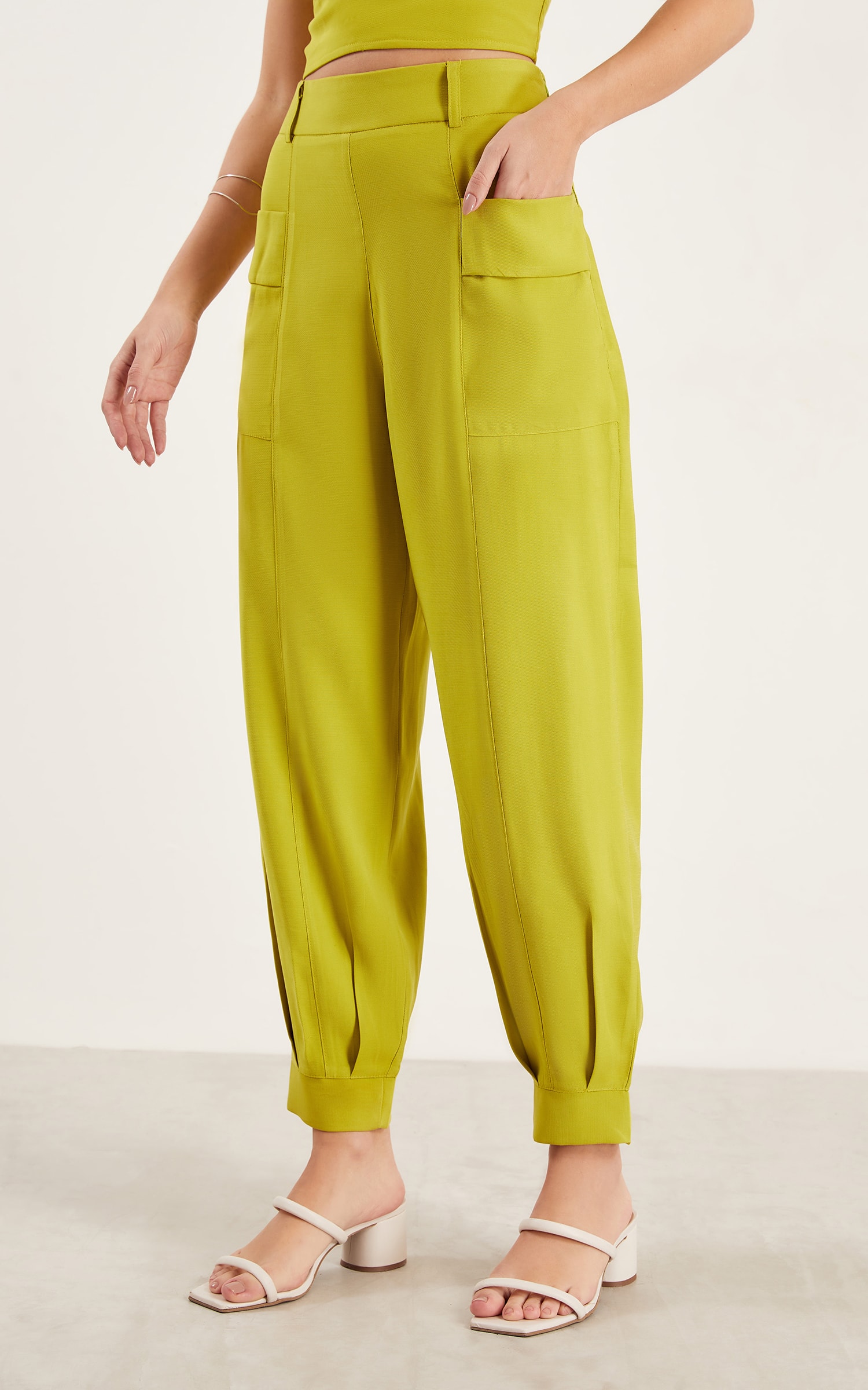 Calça Cenoura Renovar Bolsos Siciliano