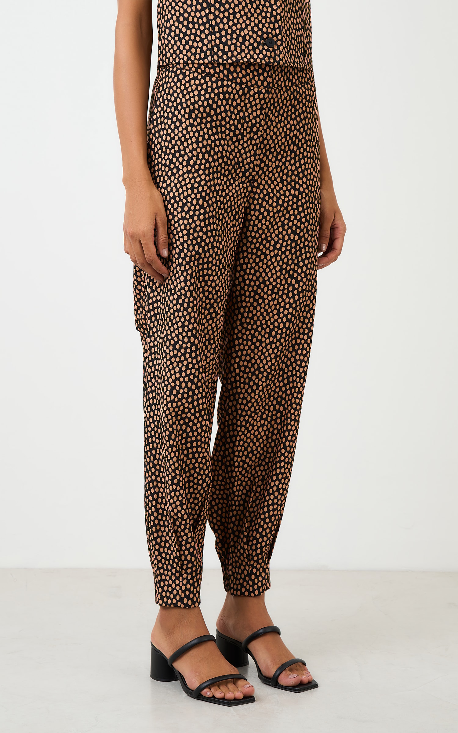 Calca Cenoura Toffee Preto