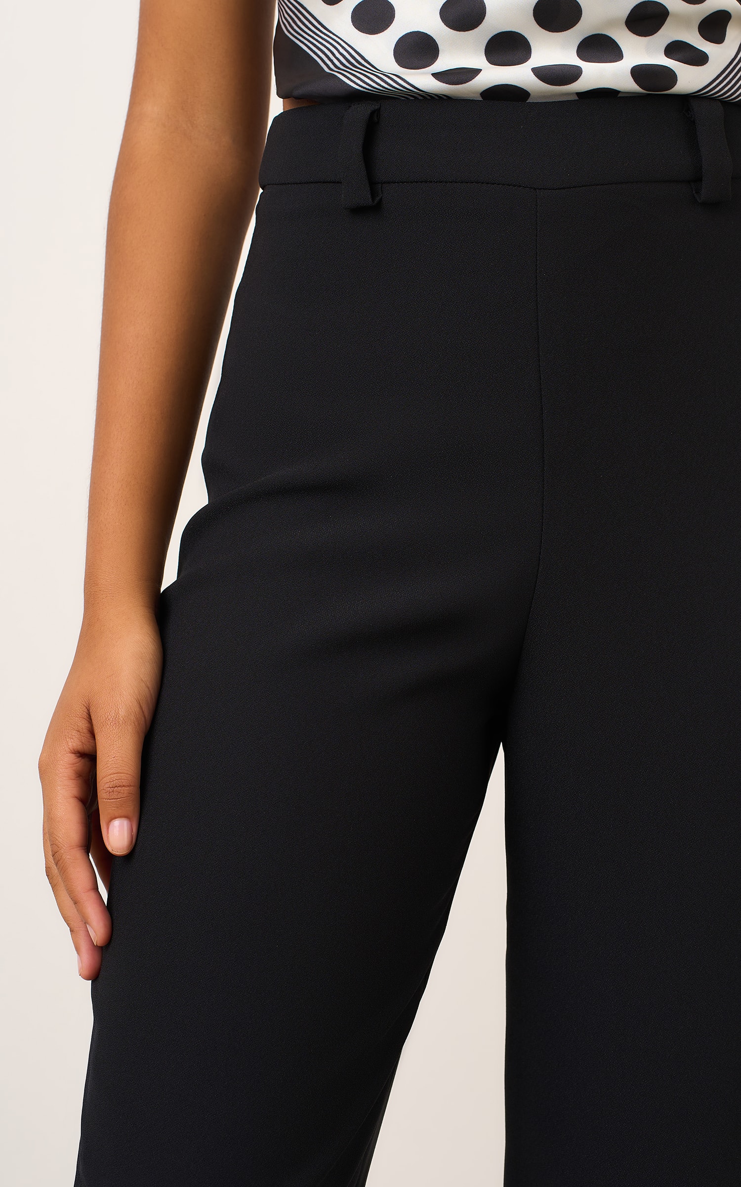 Calca Detalhe Ziper Guache Preto