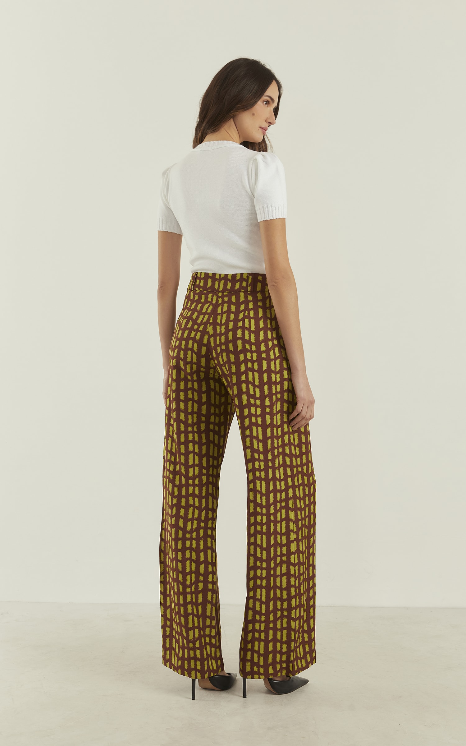 Calça Esmeralda Pregas Marrom