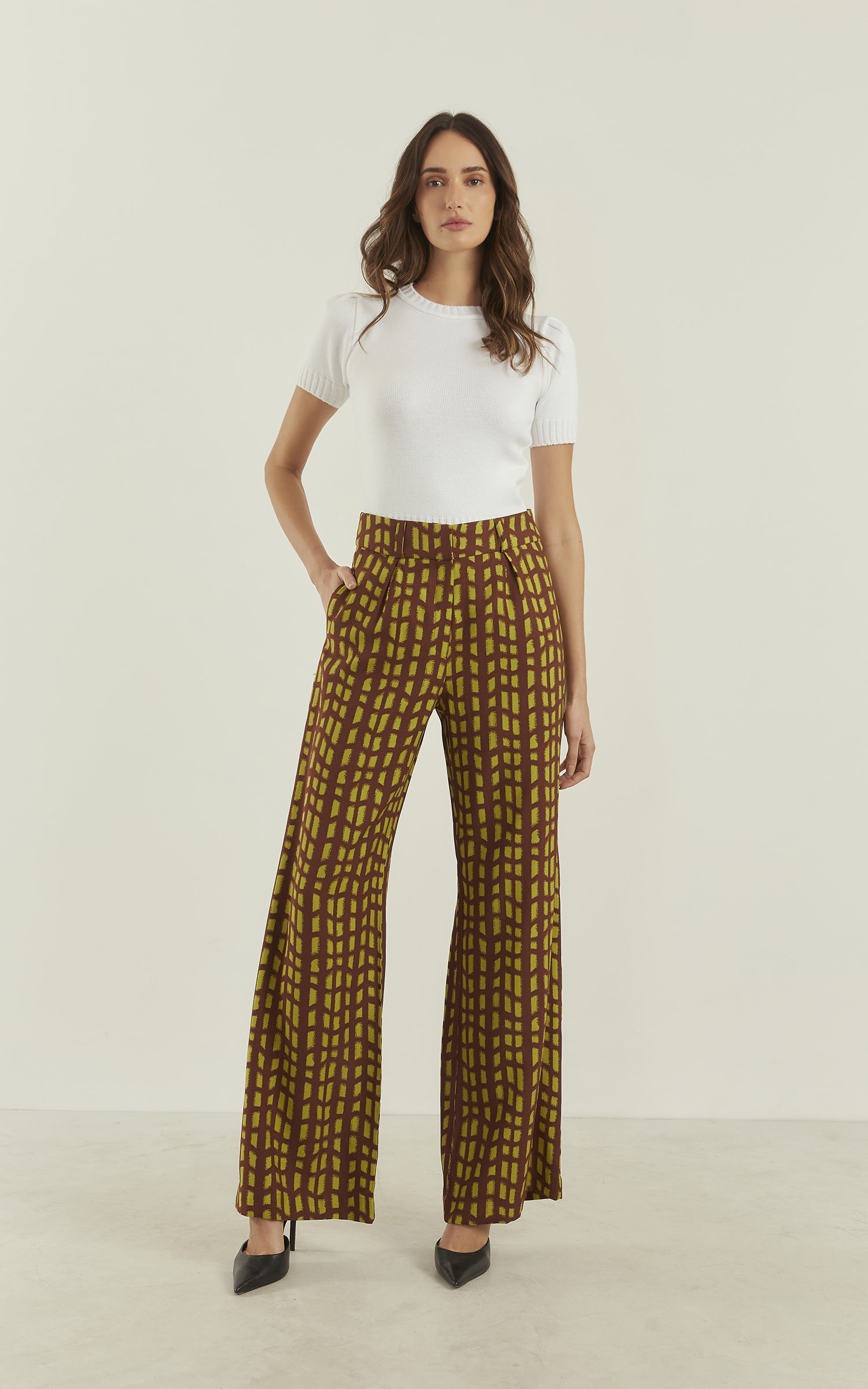 Calça Esmeralda Pregas Marrom