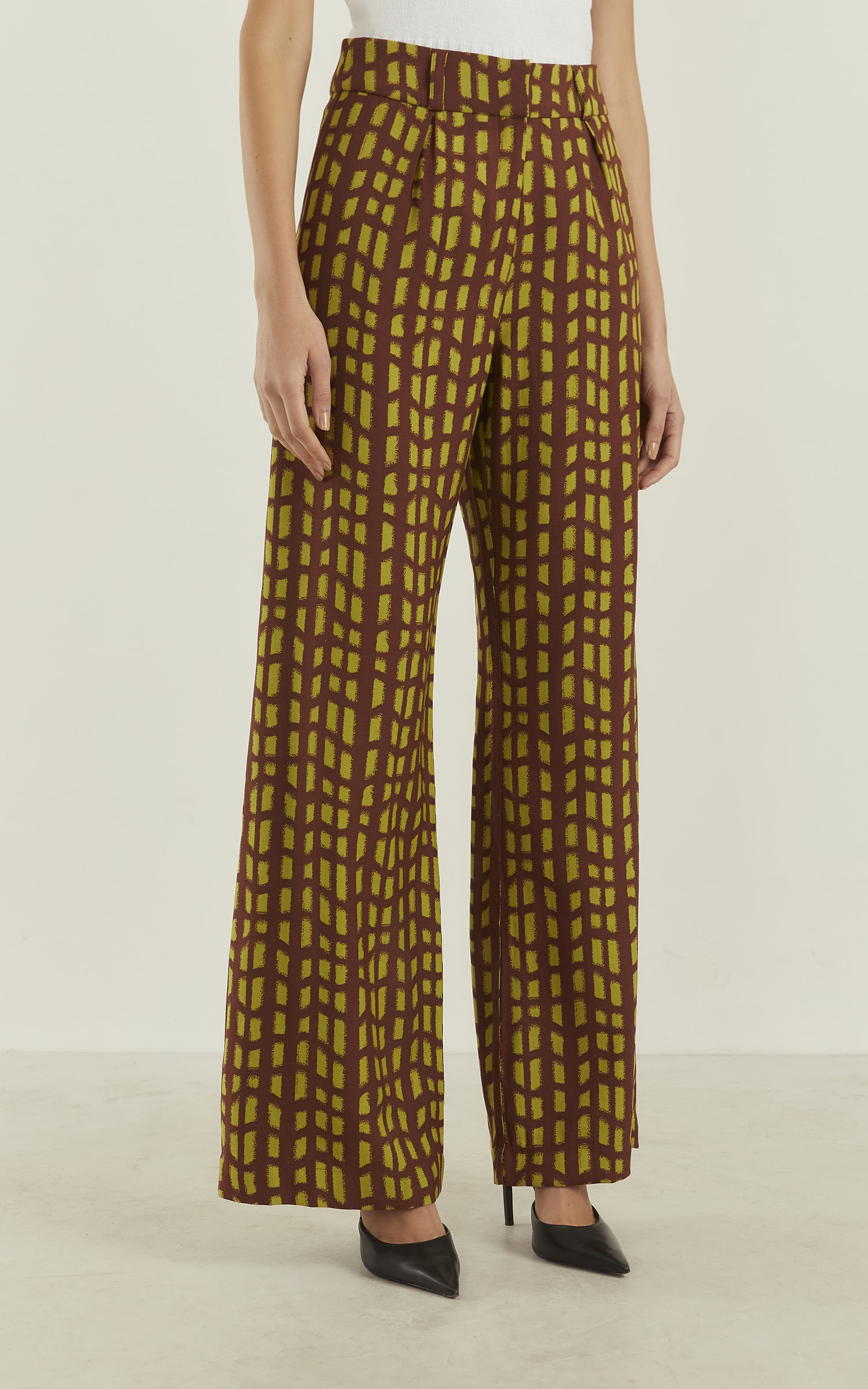 Calça Esmeralda Pregas Marrom