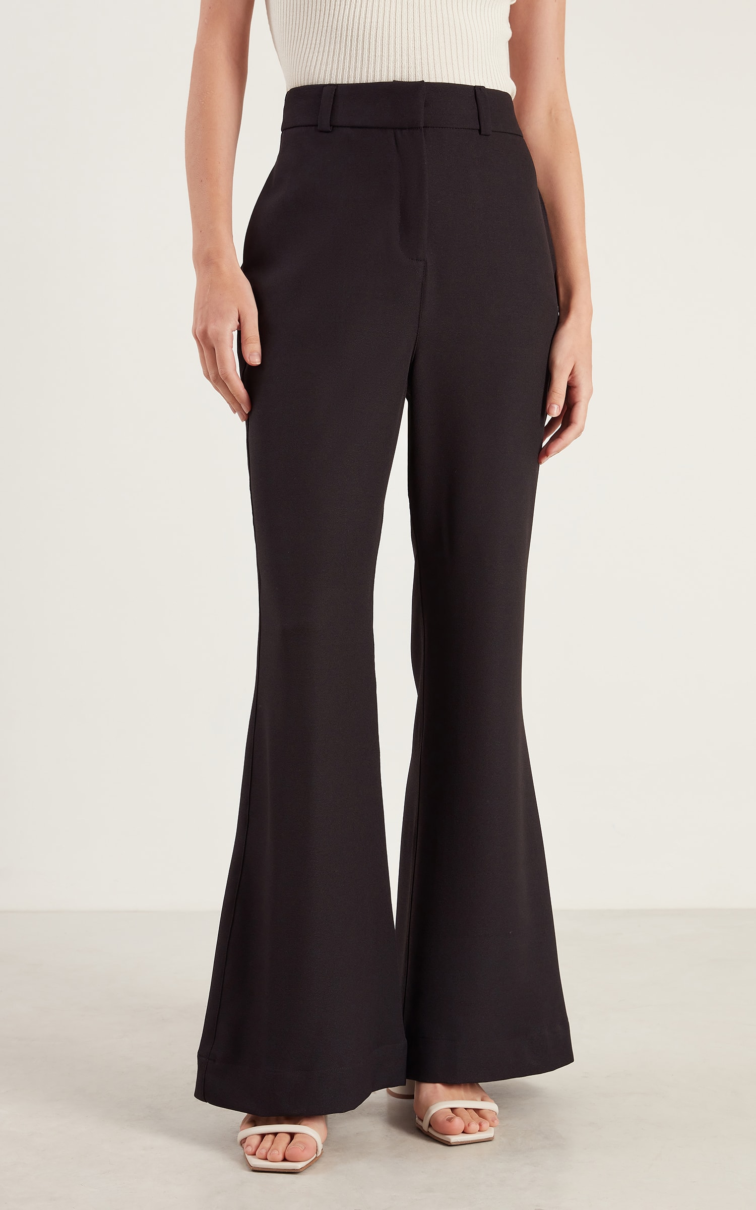 Calça Flare Sunny Preto