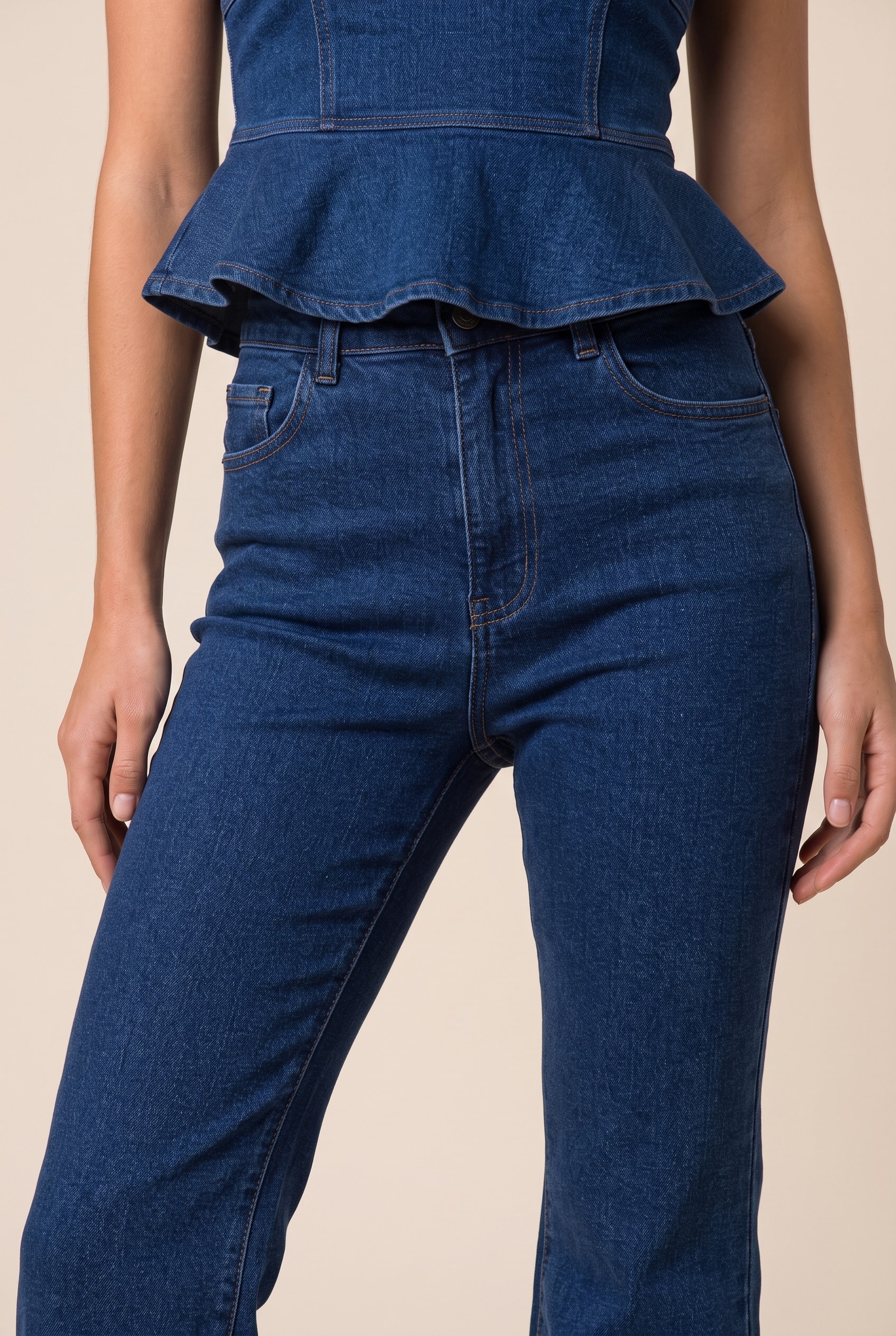Calca Jeans Bootcut Jeans Medio