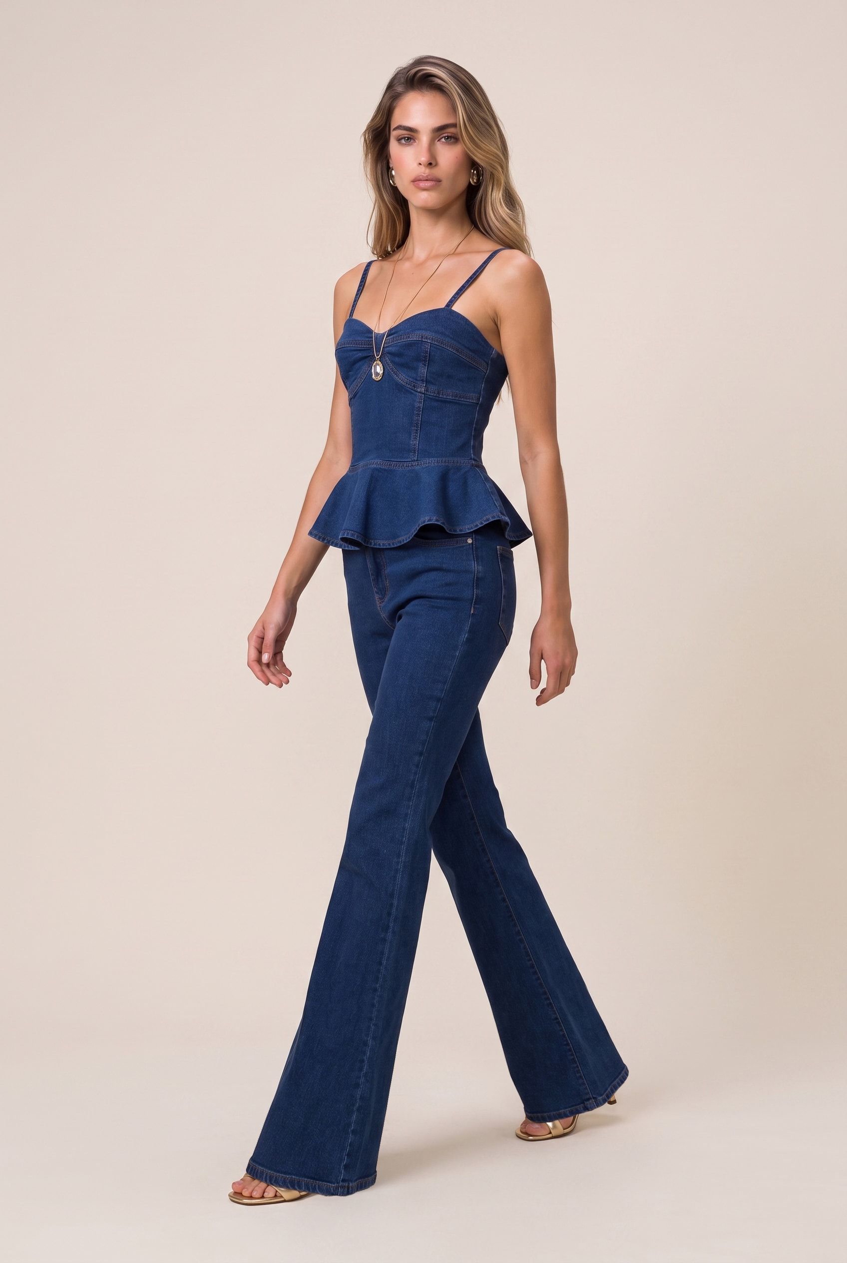 Calca Jeans Bootcut Jeans Medio