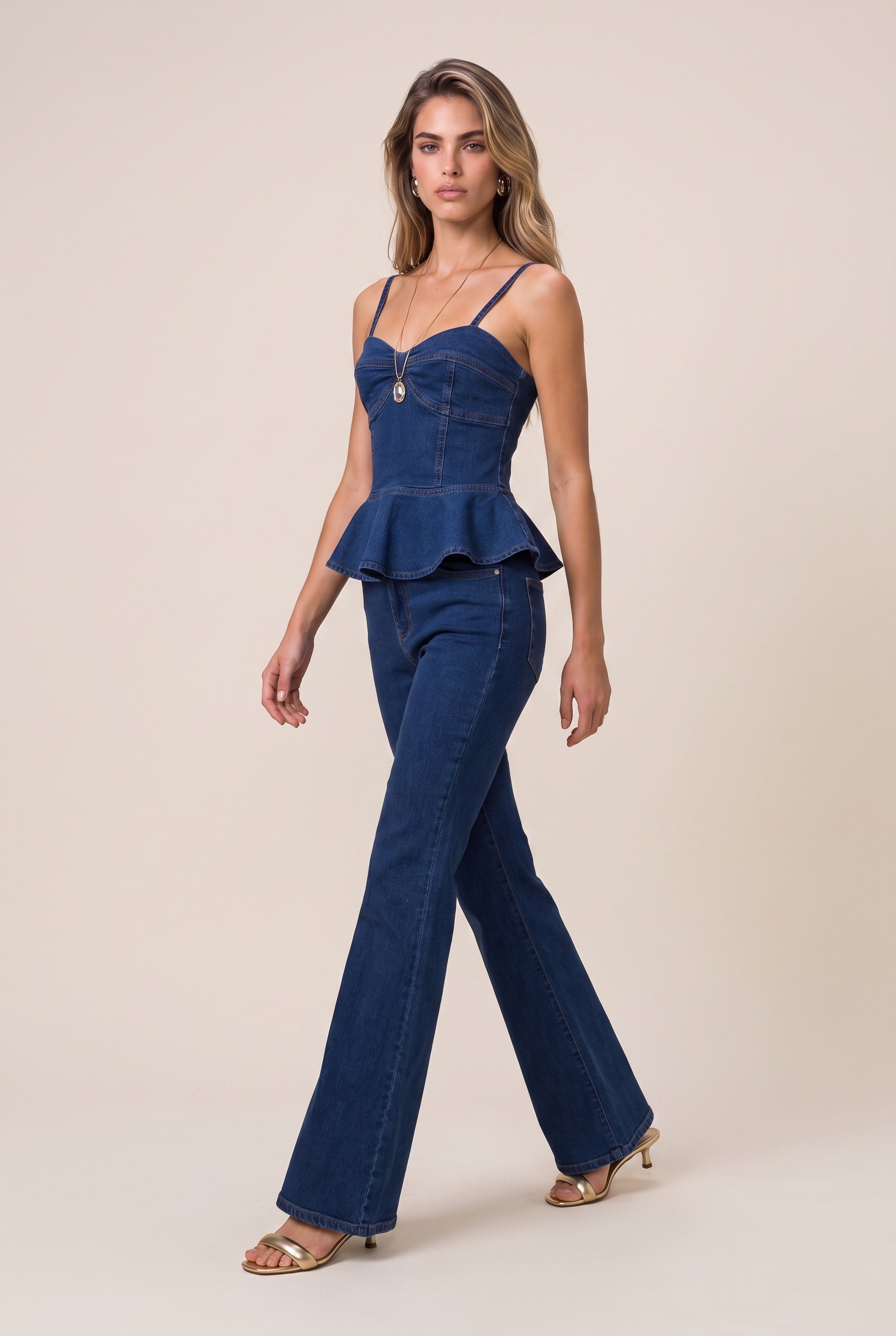 Calca Jeans Bootcut Jeans Medio
