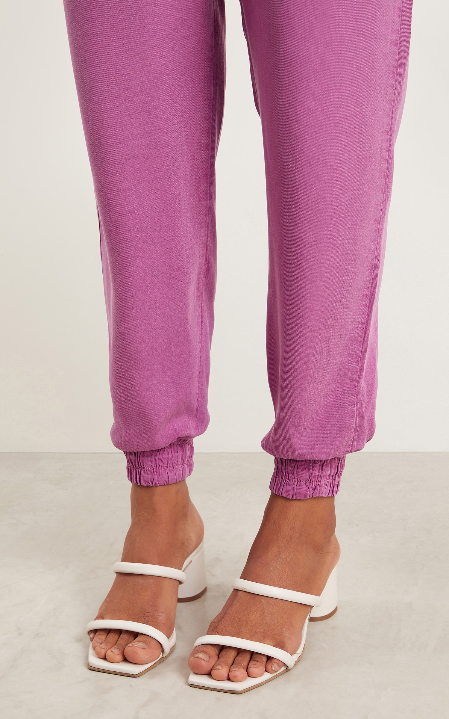 Calça Jogger Bolso Quadrado Fucsia