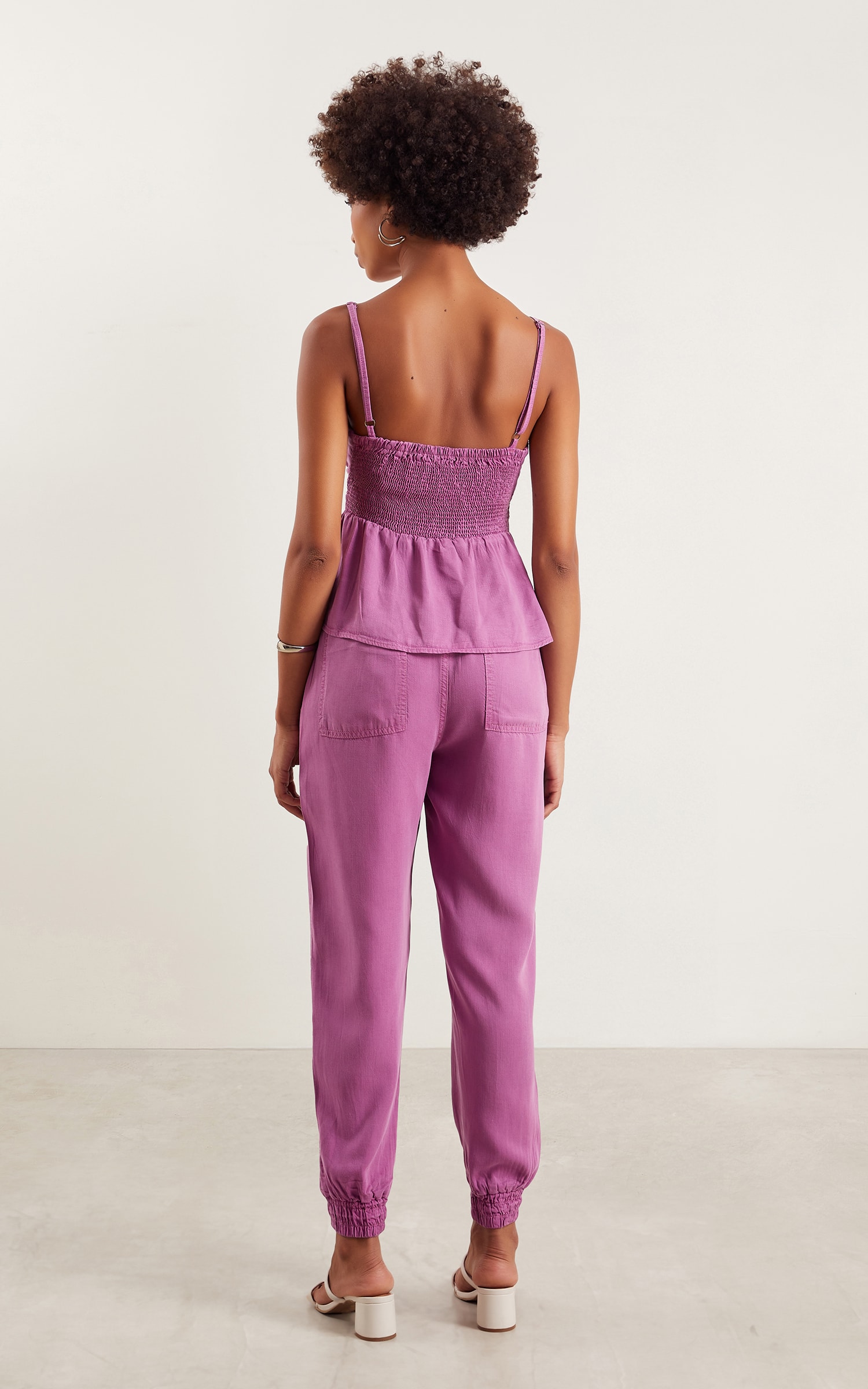 Calça Jogger Bolso Quadrado Fucsia