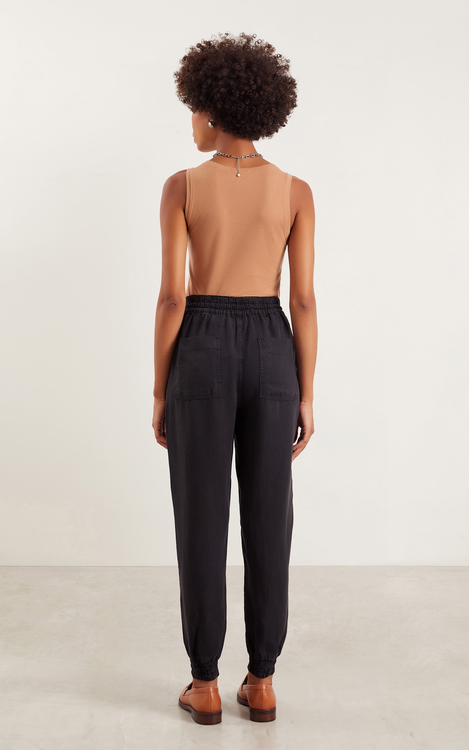 Calça Jogger Bolso Quadrado Preto