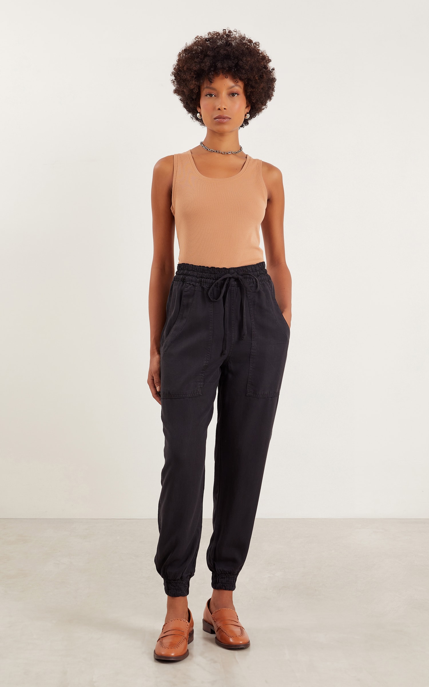 Calça Jogger Bolso Quadrado Preto