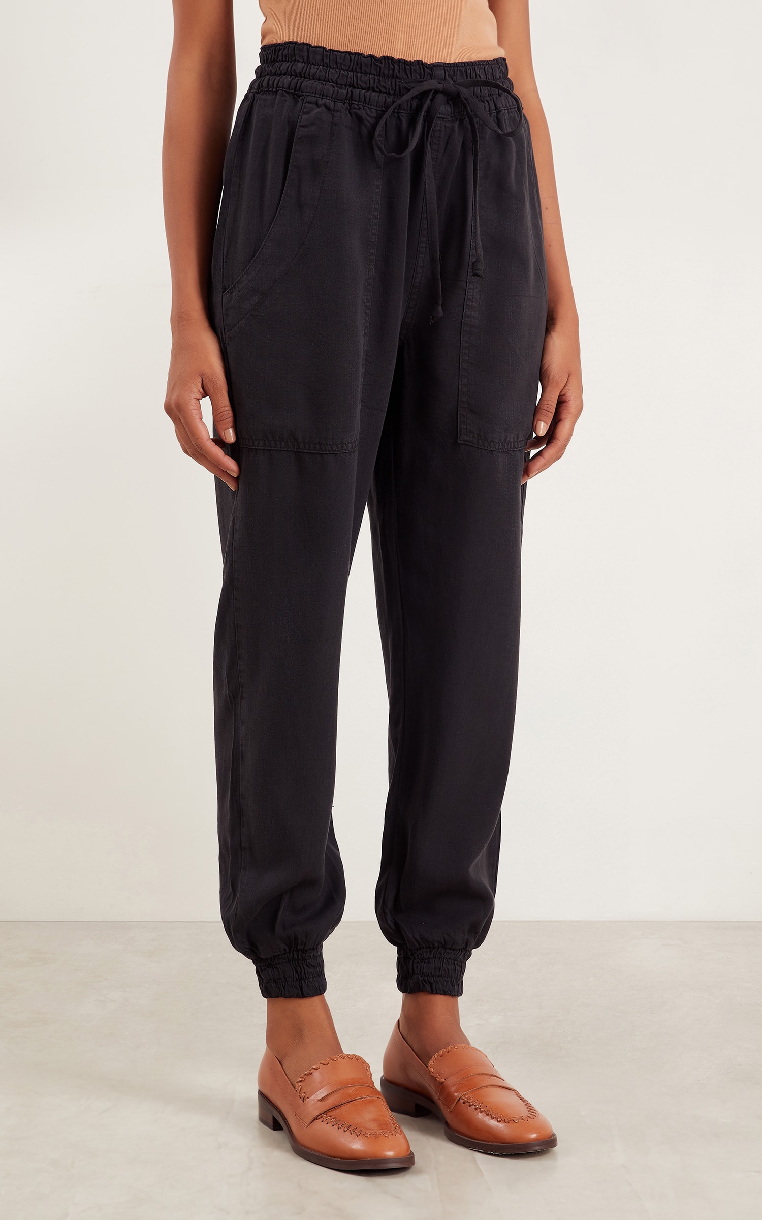 Calça Jogger Bolso Quadrado Preto