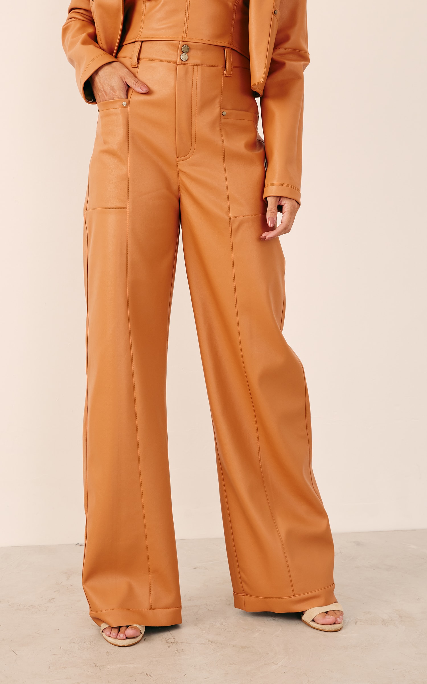 Calça Like Leather Caramelo