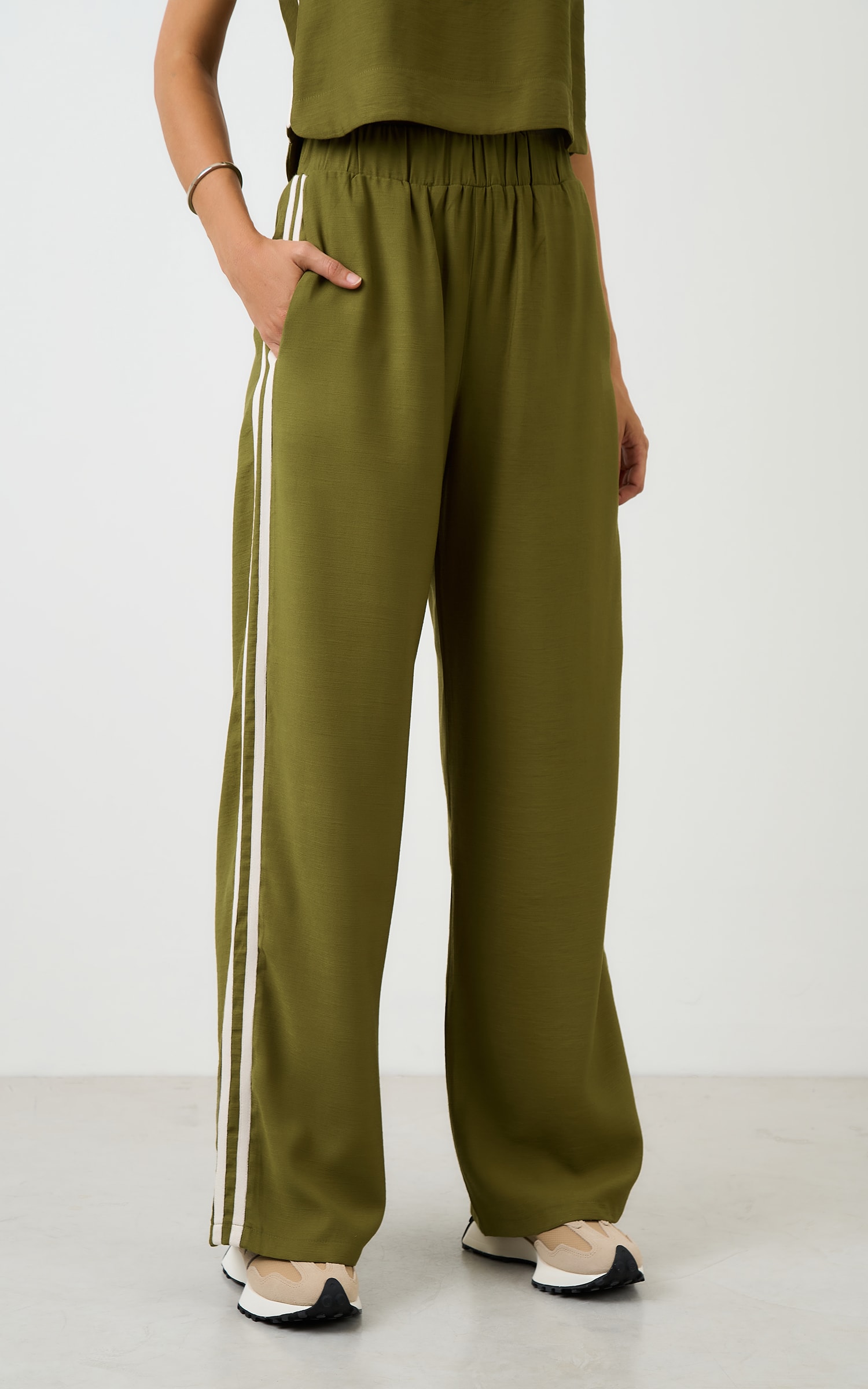 Calca Listra Lateral Game Verde Militar