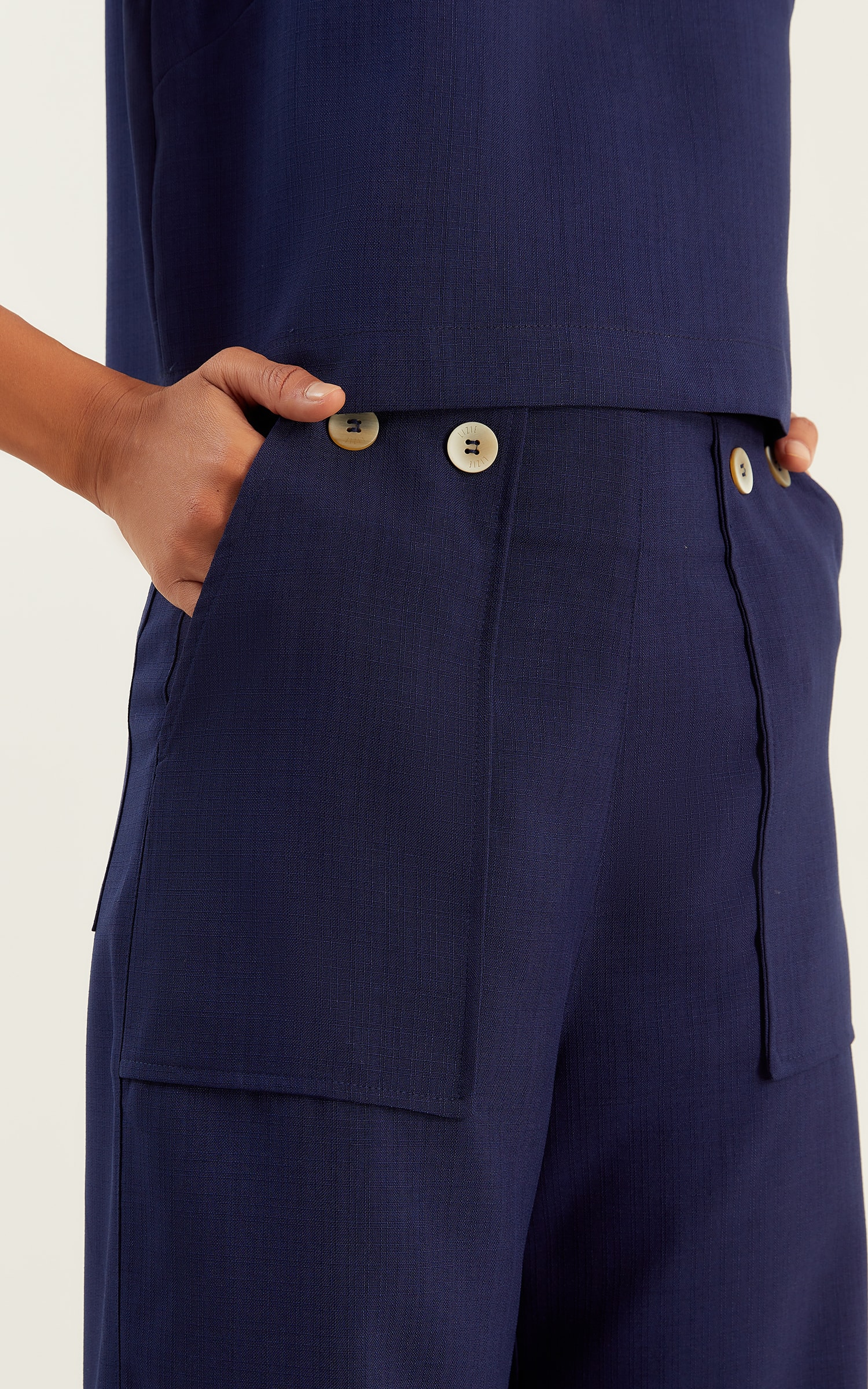 Calça Pantalona Botões Vanila Marinho