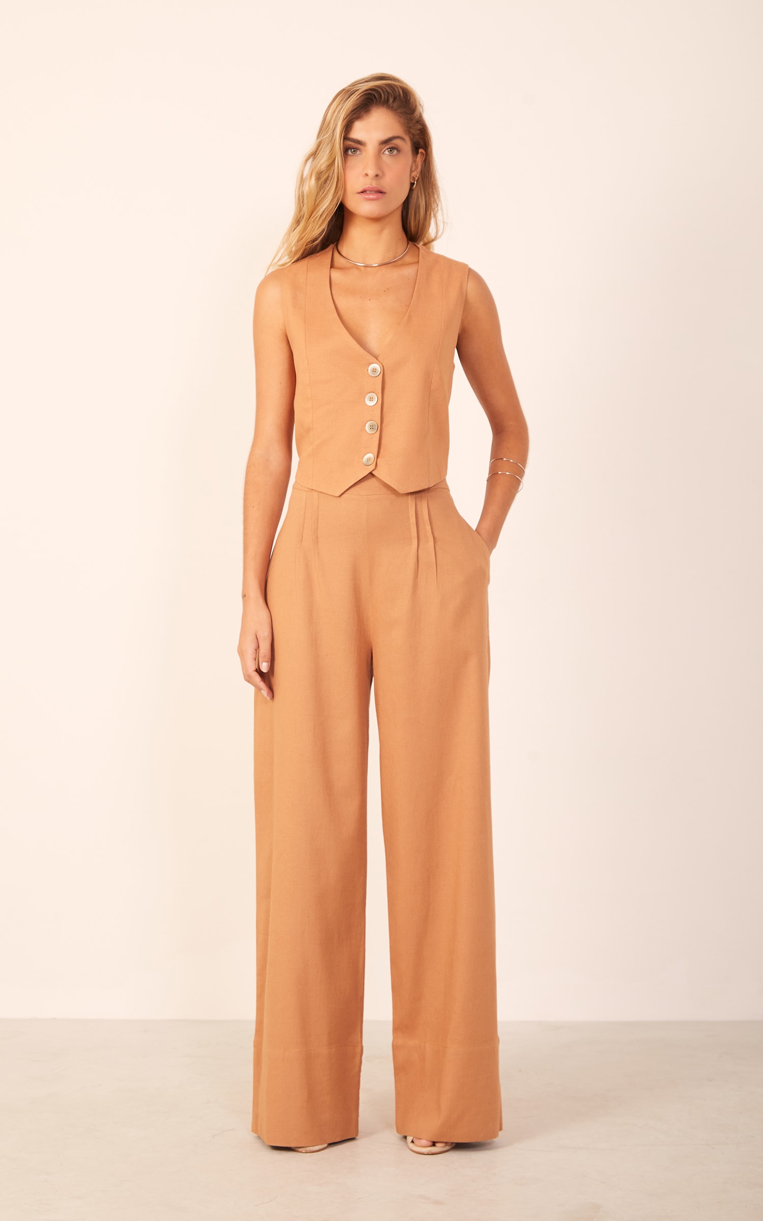 Calça Pantalona Pregas Caramelo