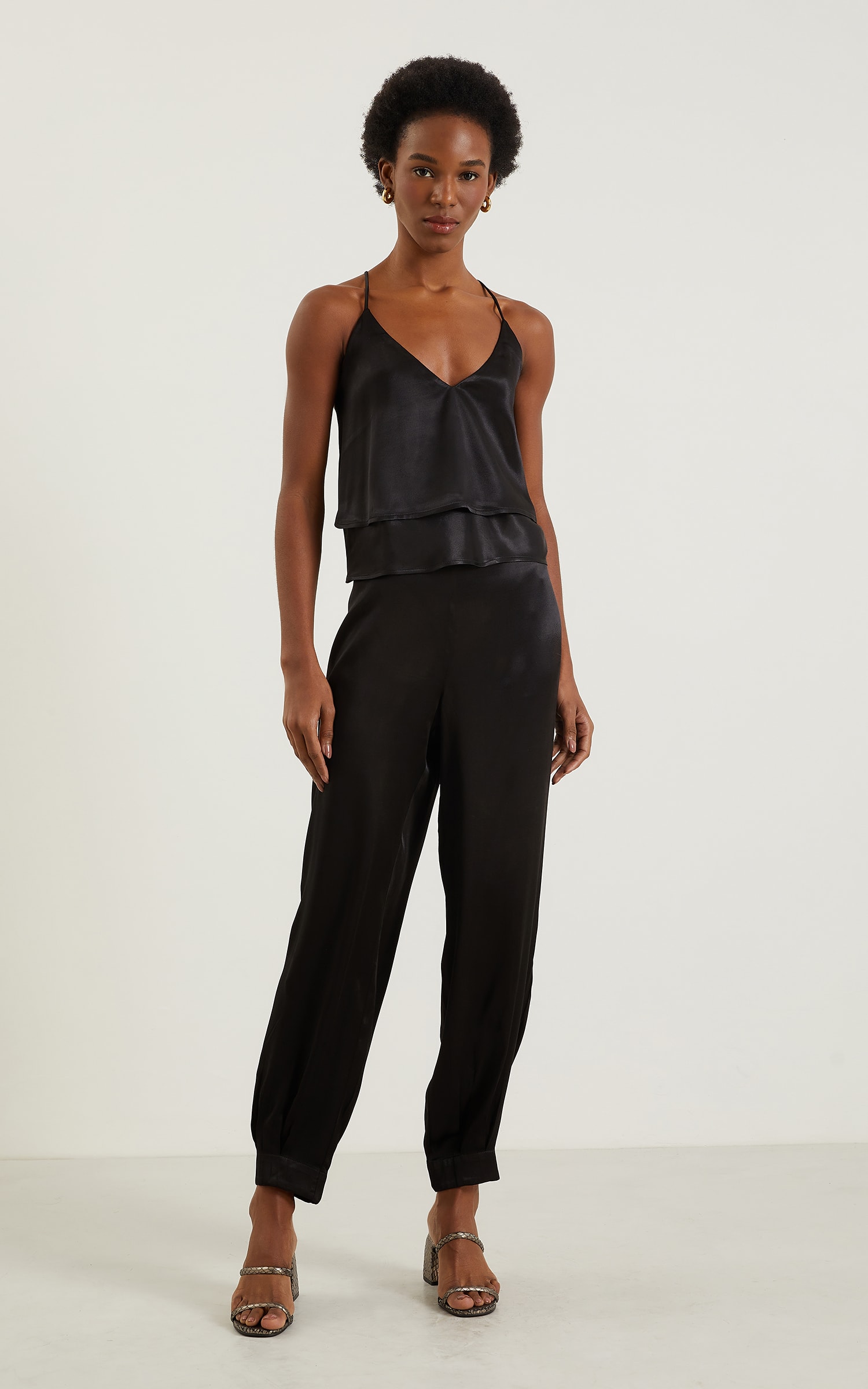 Calça Pétala Cenoura Preto