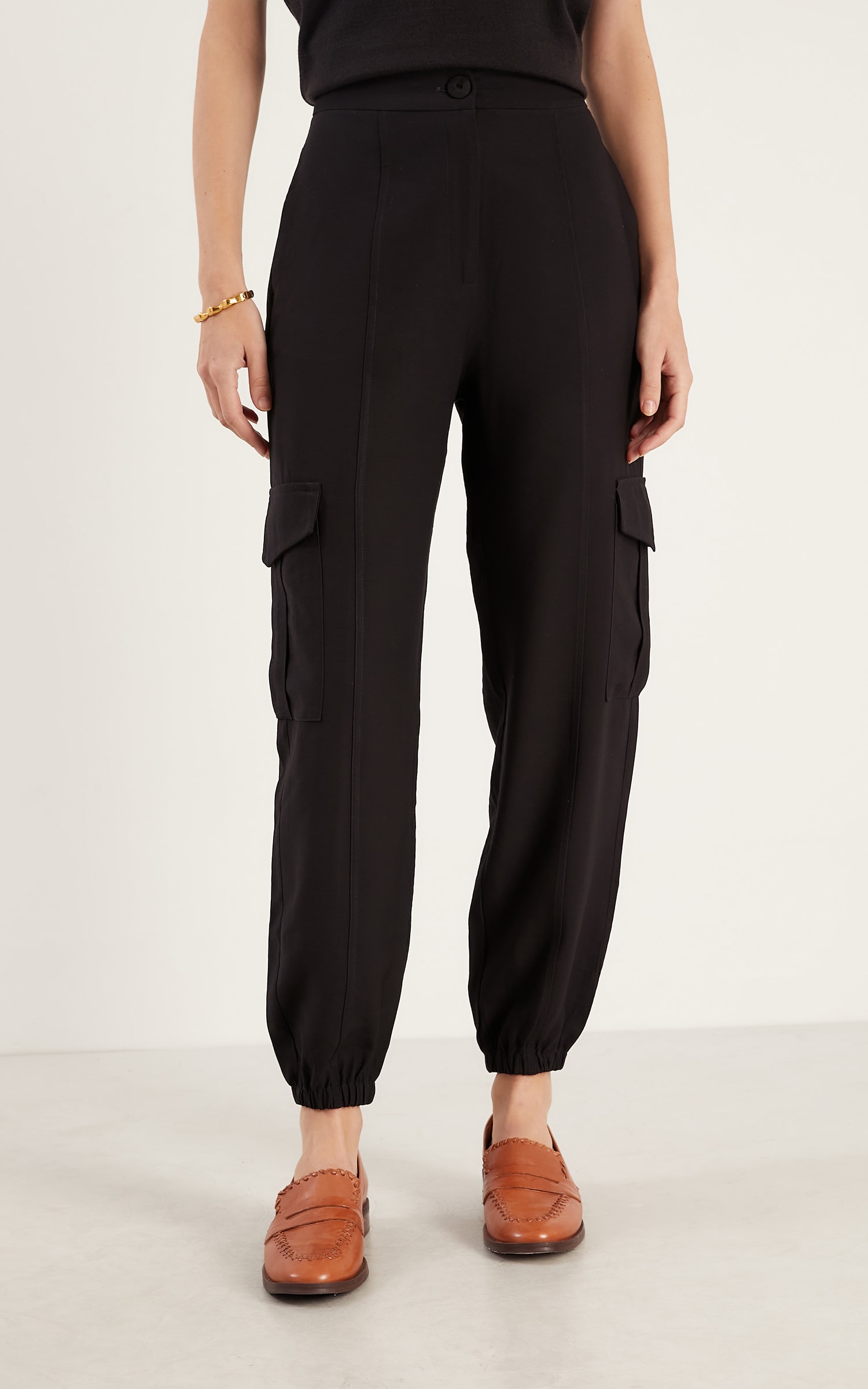 Calça Petit Bolsos Preto