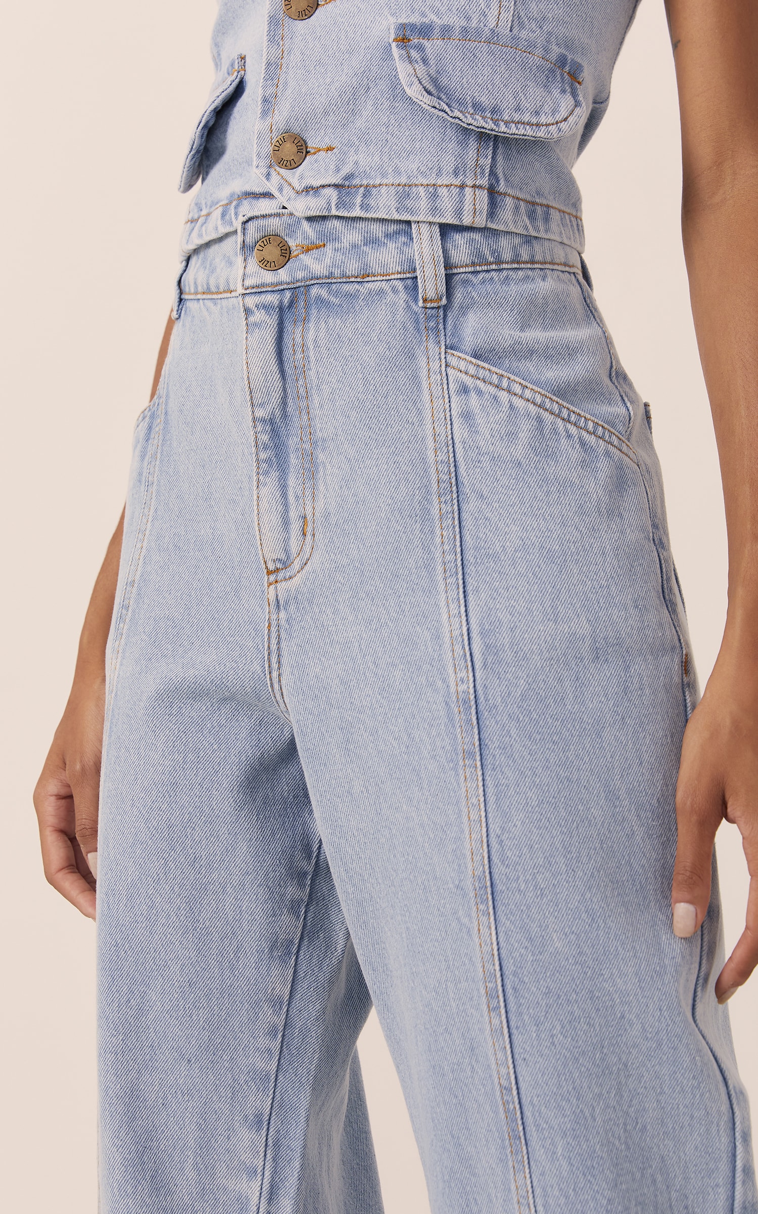 Calça Recortes Jeans