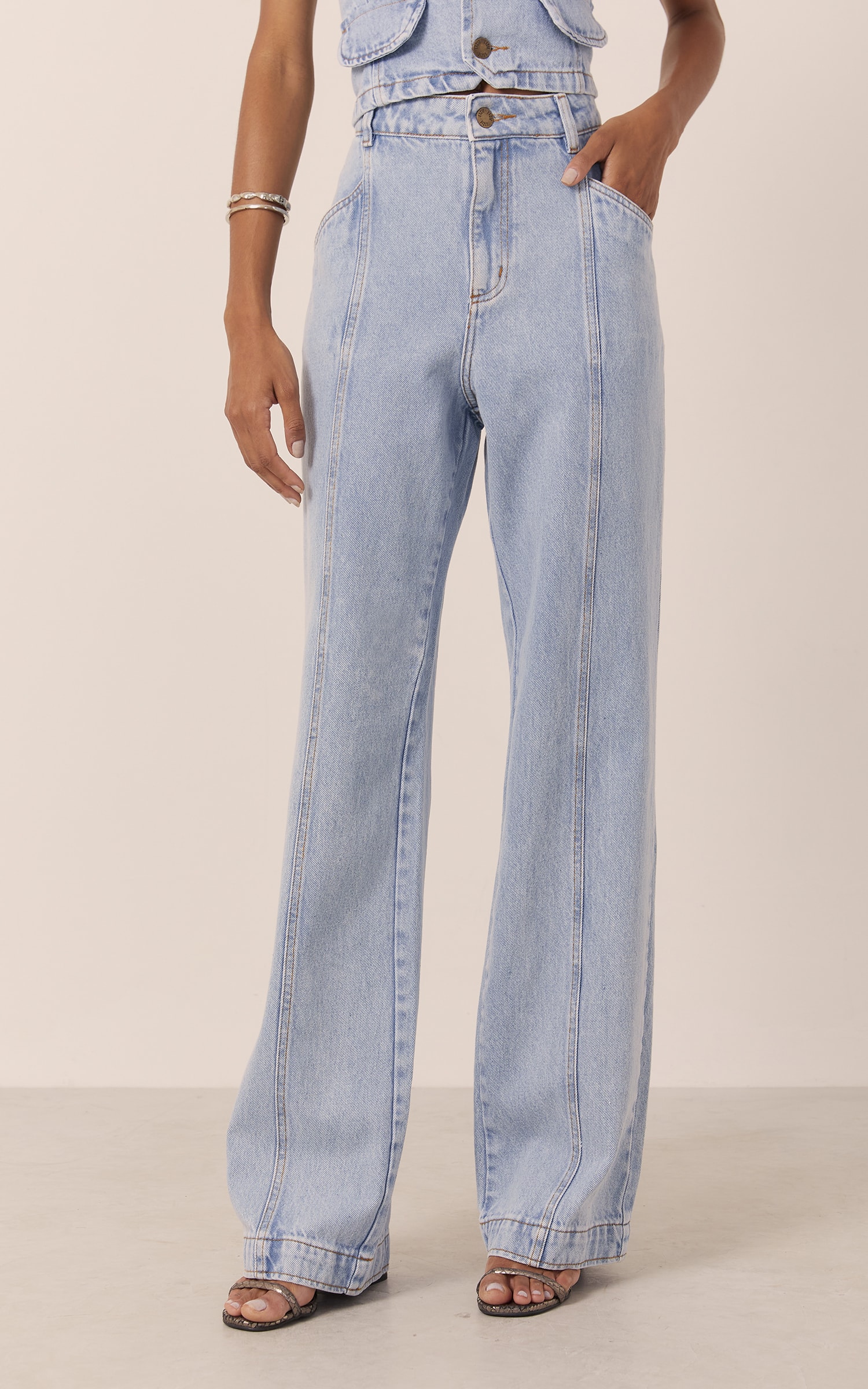 Calça Recortes Jeans
