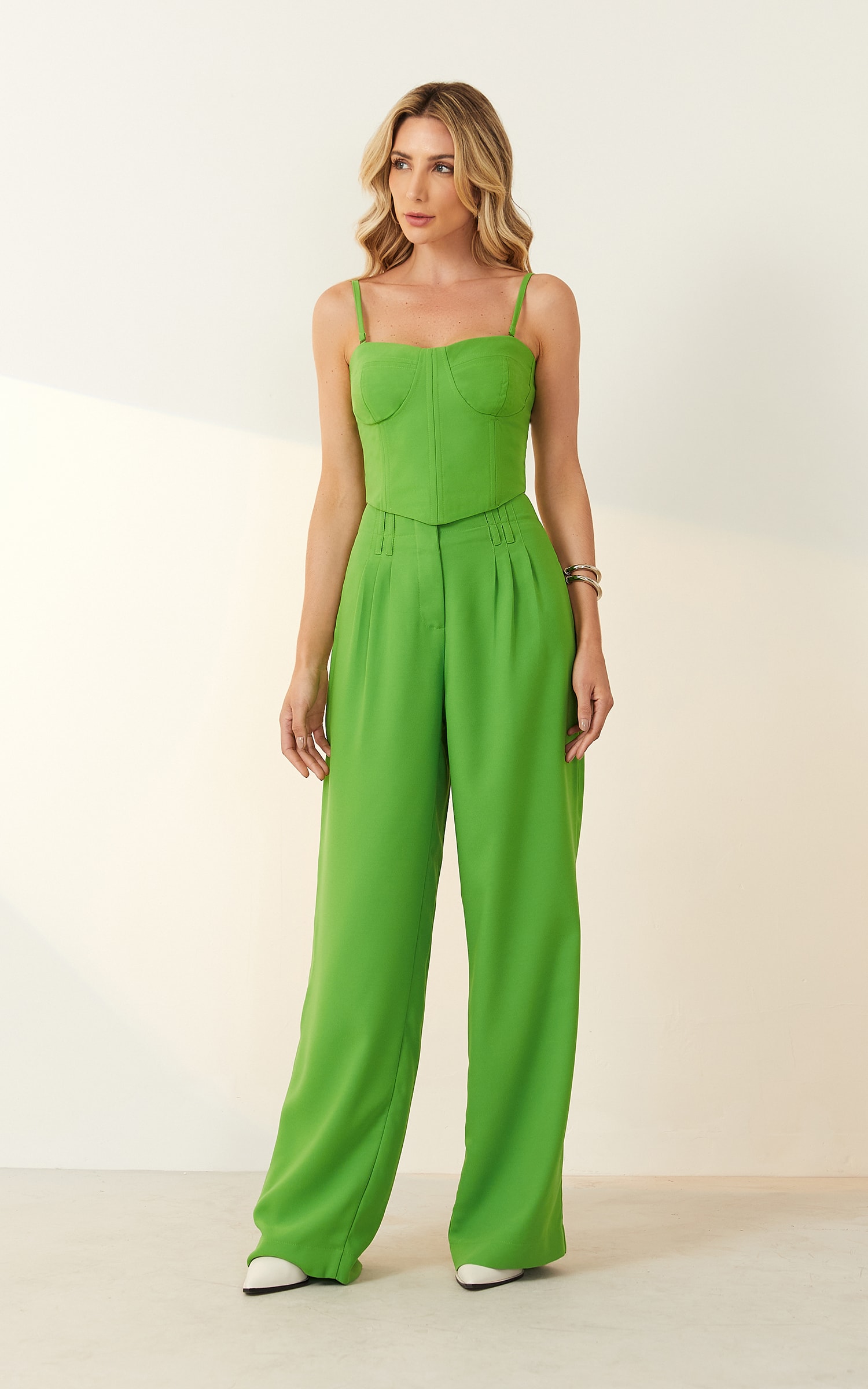 Calça Reta Pregas Verde