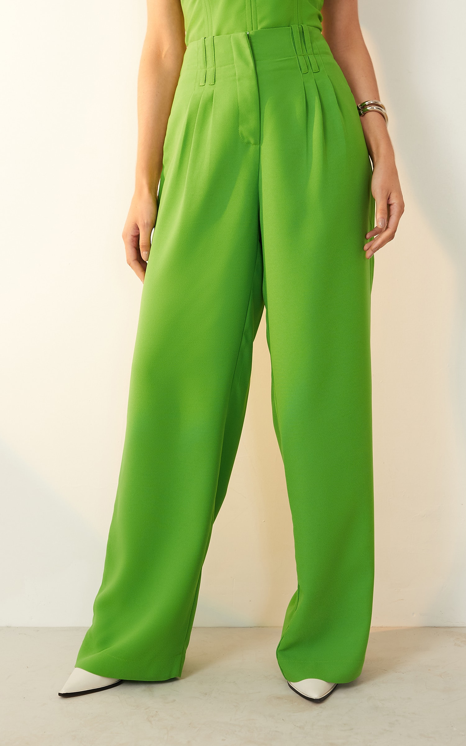 Calça Reta Pregas Verde