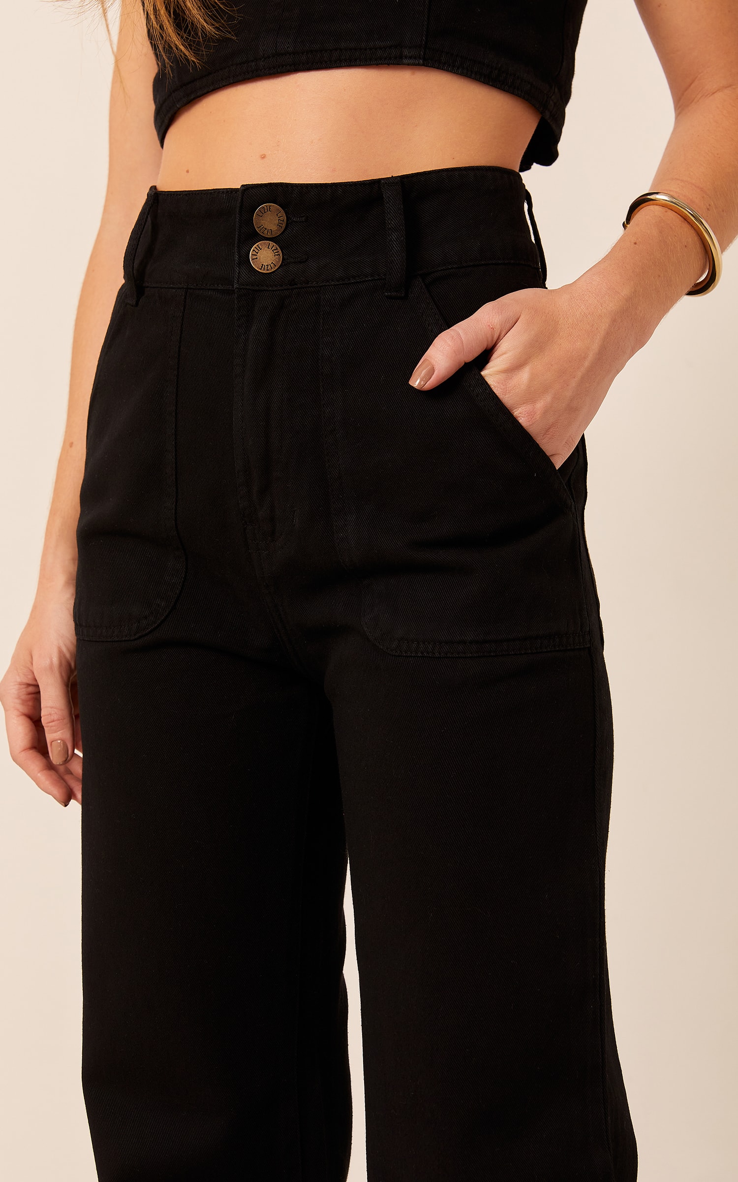 Calça Sarja Maxi Passador Com Bolso Preto