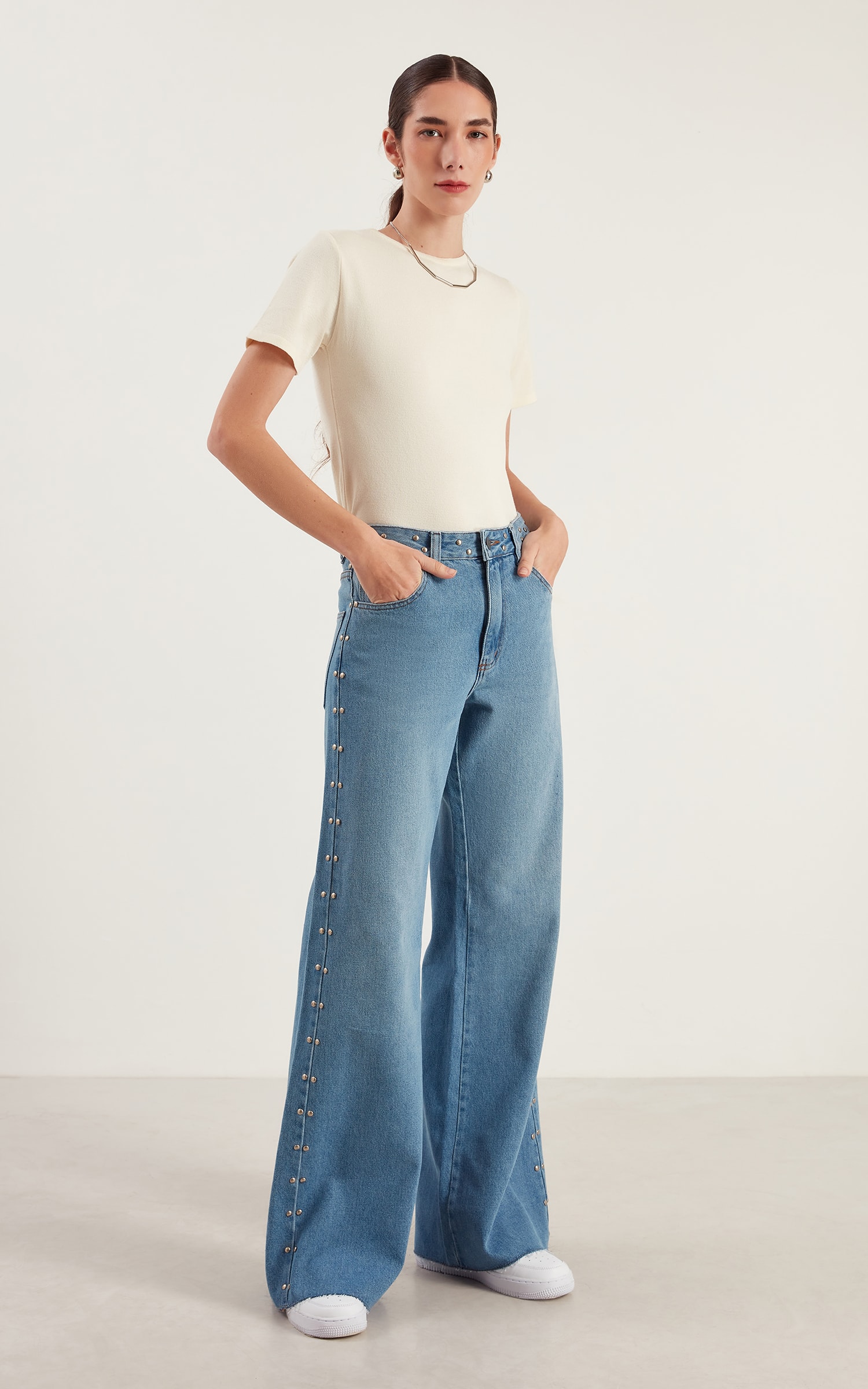 Calça Tachas Jeans Médio