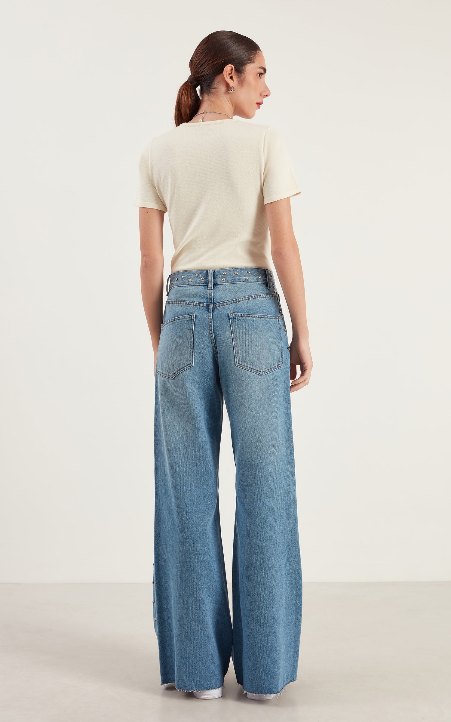 Calça Tachas Jeans Médio