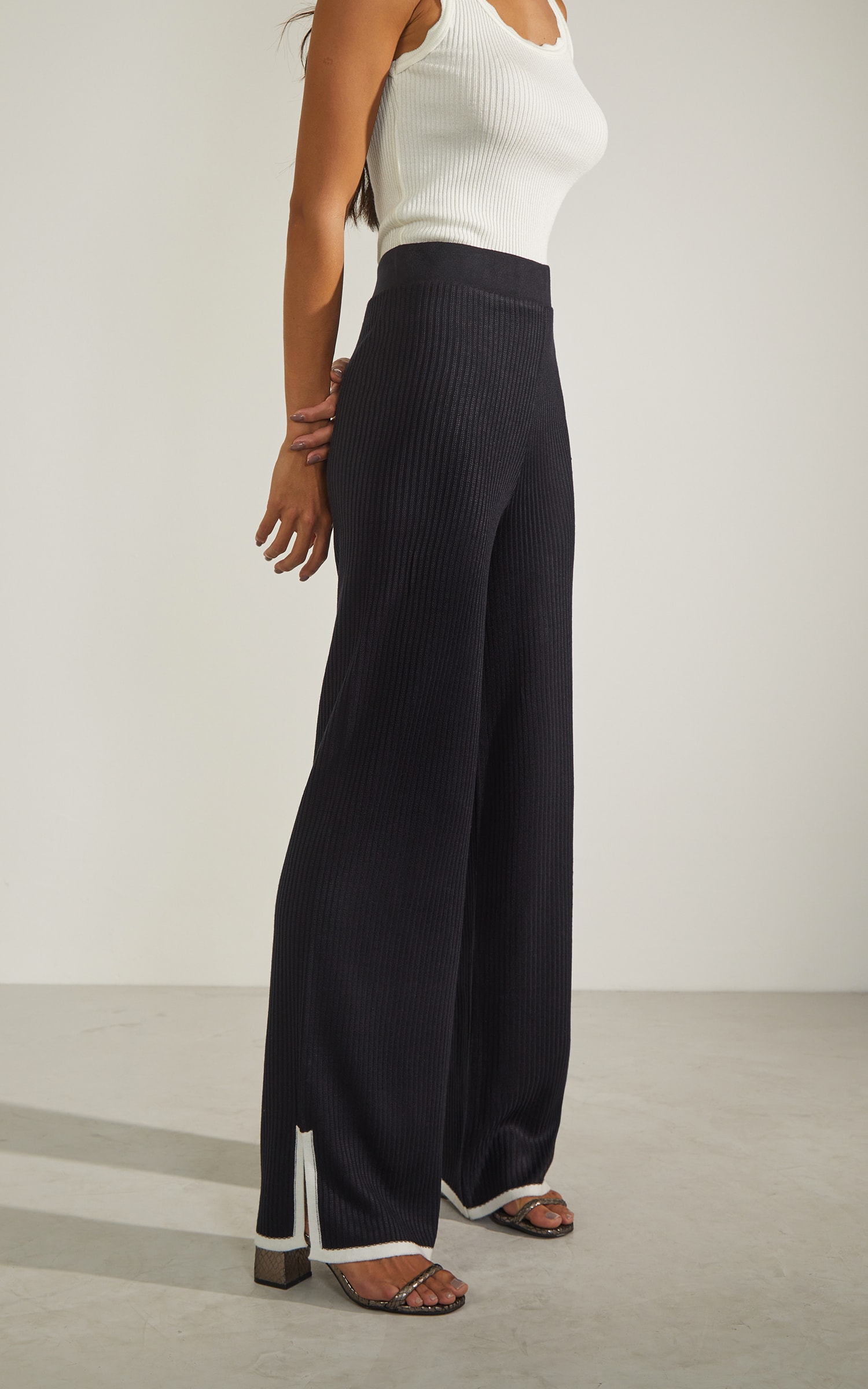 Calça Tricot Bicolor Preto e Off