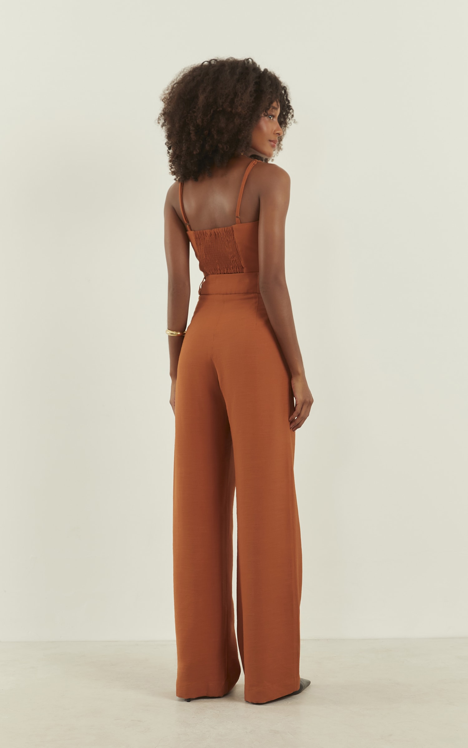 Calça Wish Pregas Caramelo