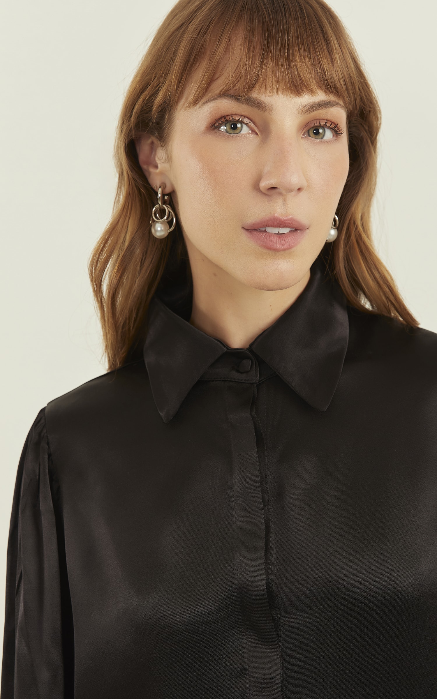 Camisa Acetinada Ravena Preto