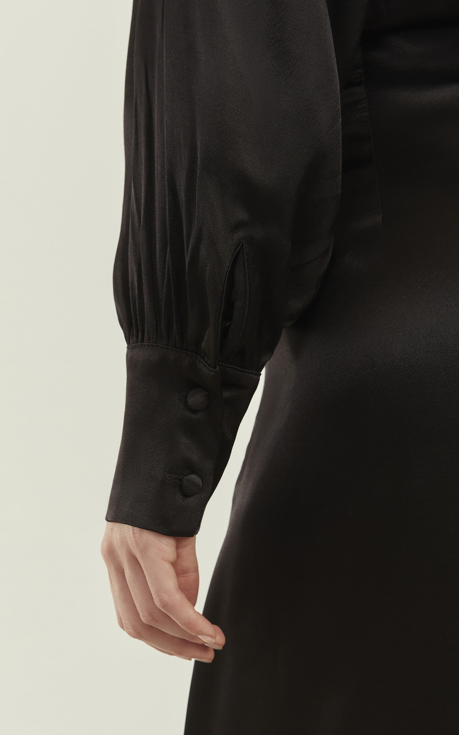 Camisa Acetinada Ravena Preto