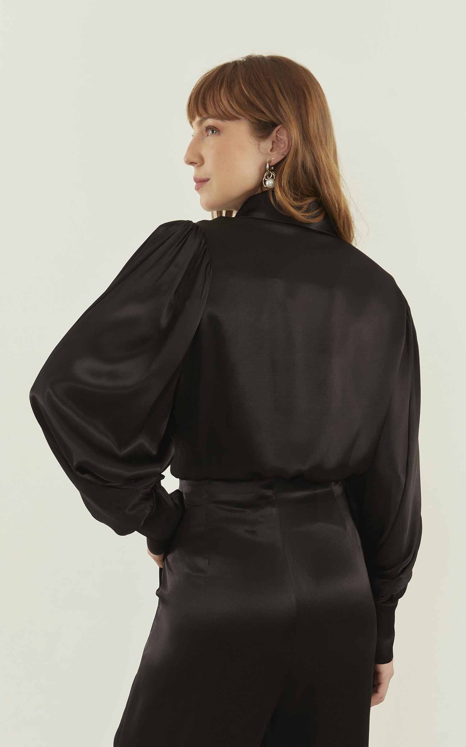 Camisa Acetinada Ravena Preto