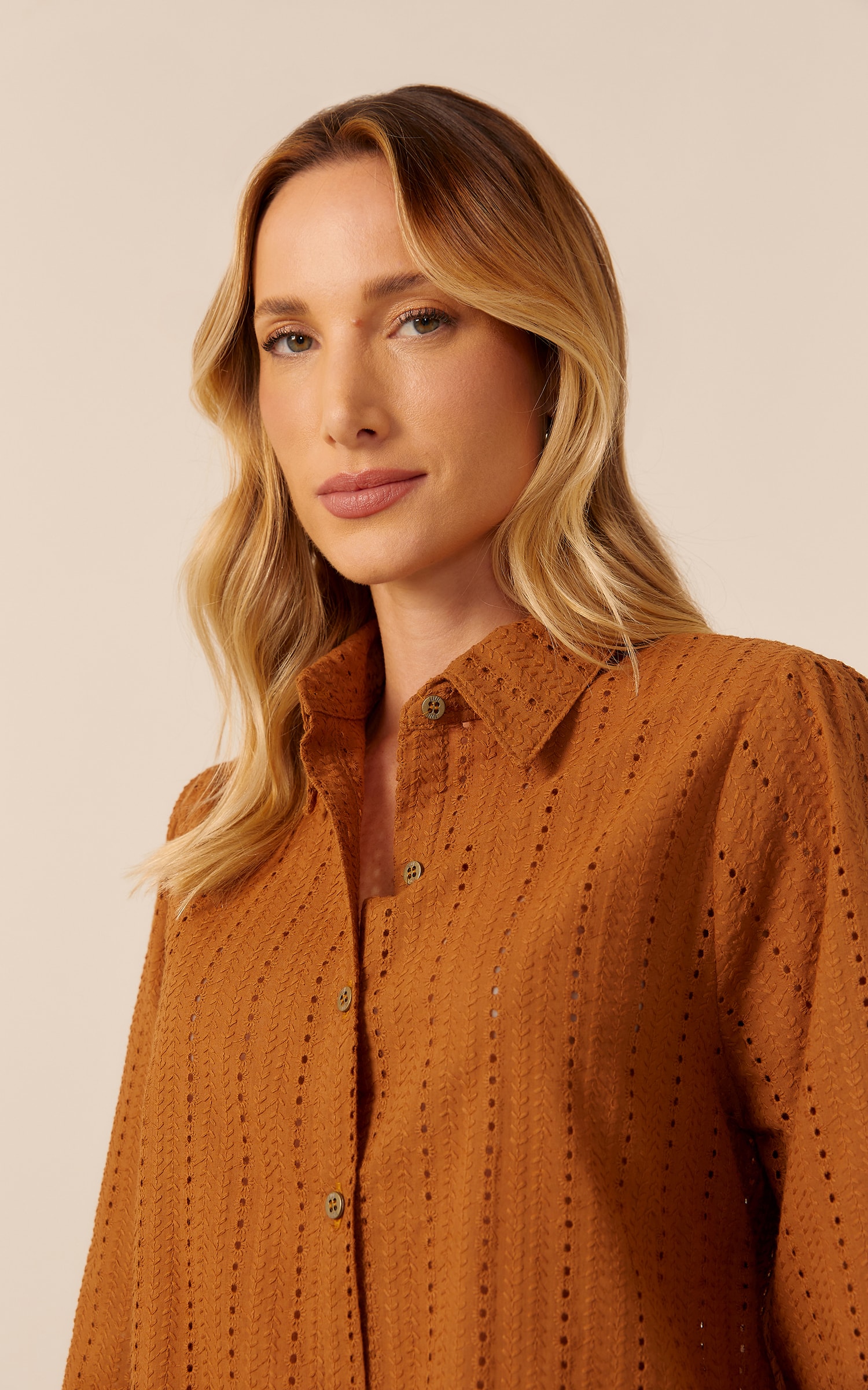 Camisa Alfaiataria Básica Caramelo