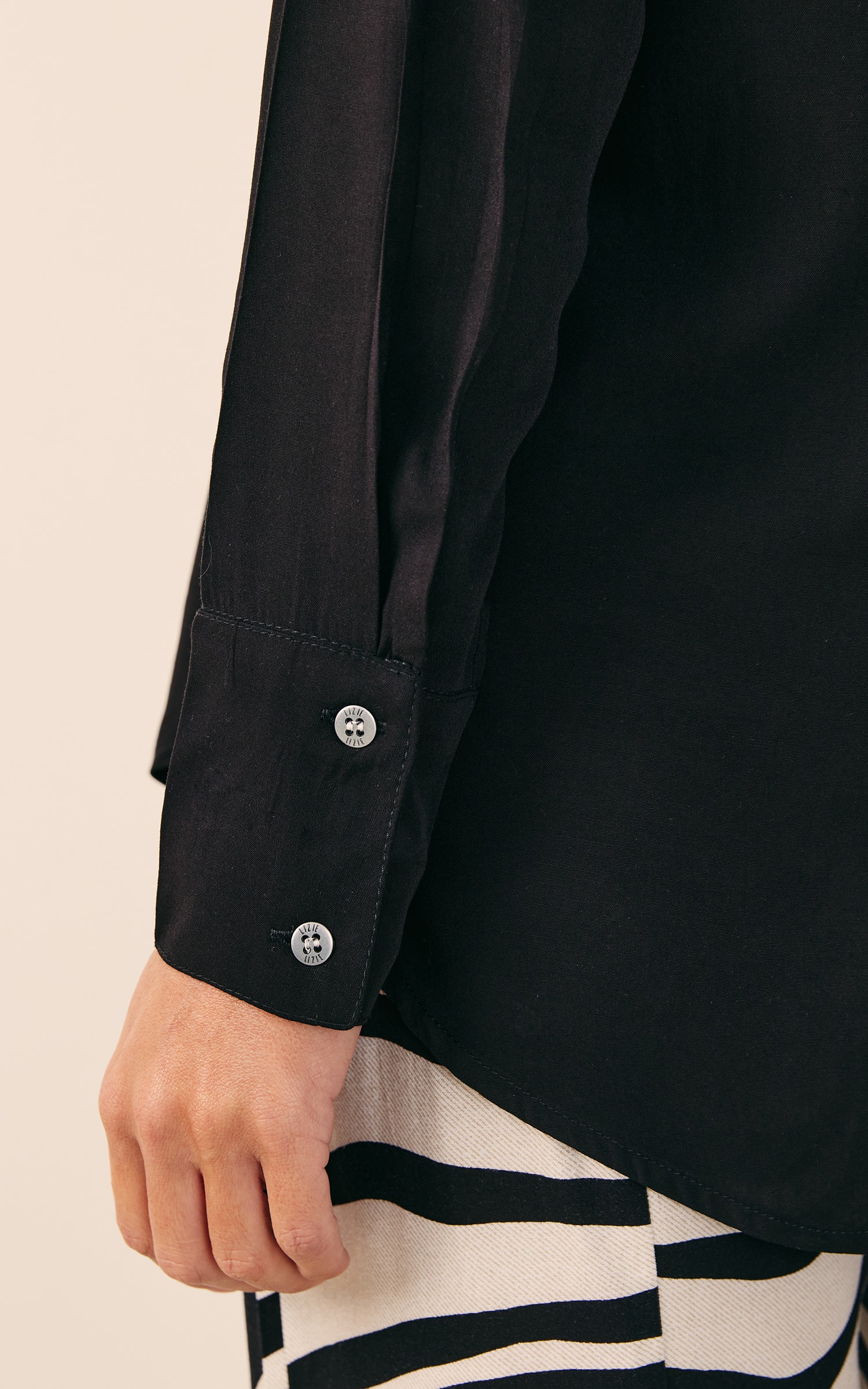Camisa Básica Preto
