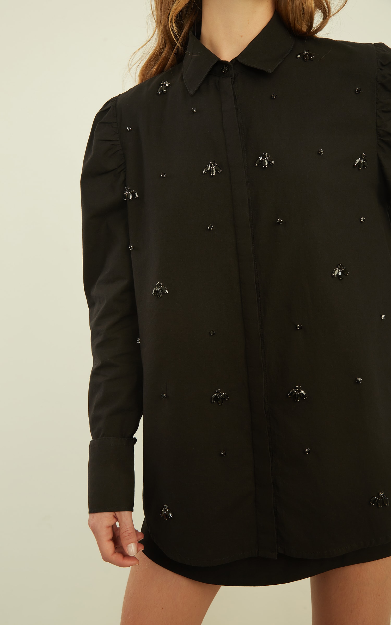 Camisa Bordada Manga Bufante Preto